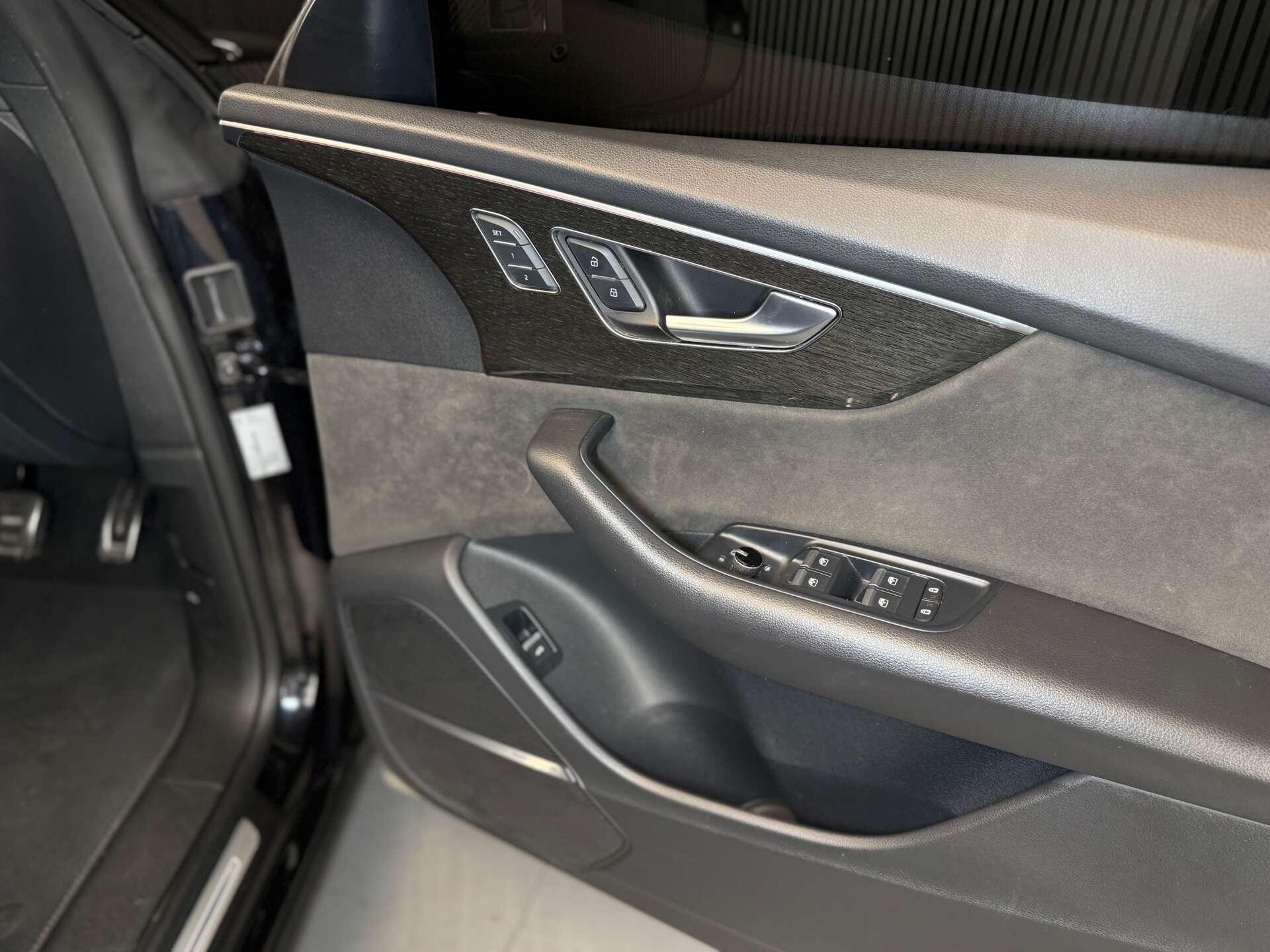 Audi Q8 view 27