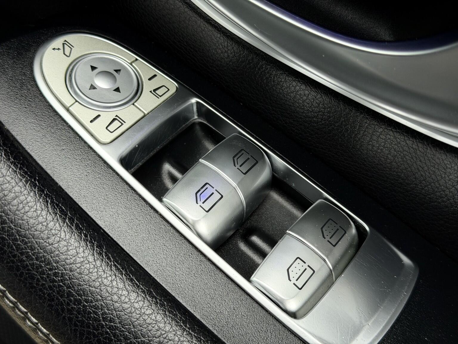 Mercedes-Benz E-Class view 31