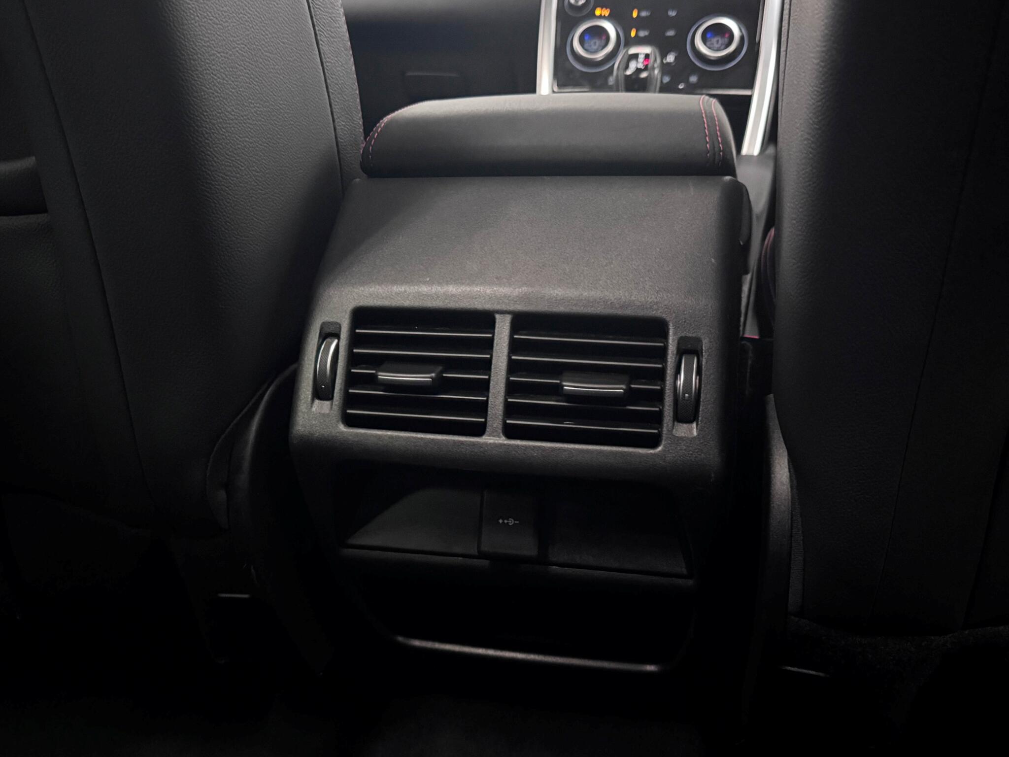 Land Rover Discovery Sport view 24