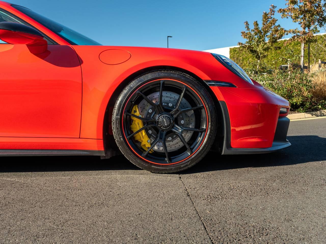 Porsche 911 view 13