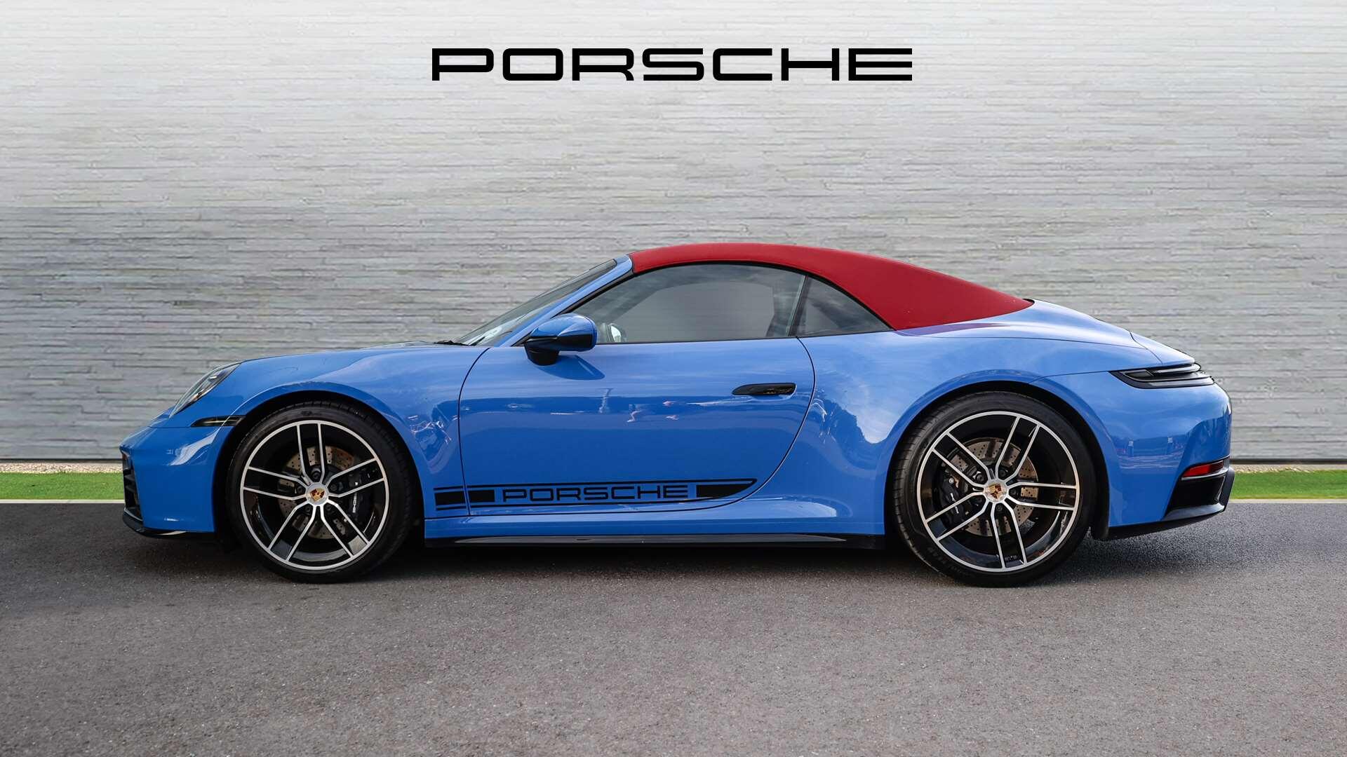 Porsche 911 view 10