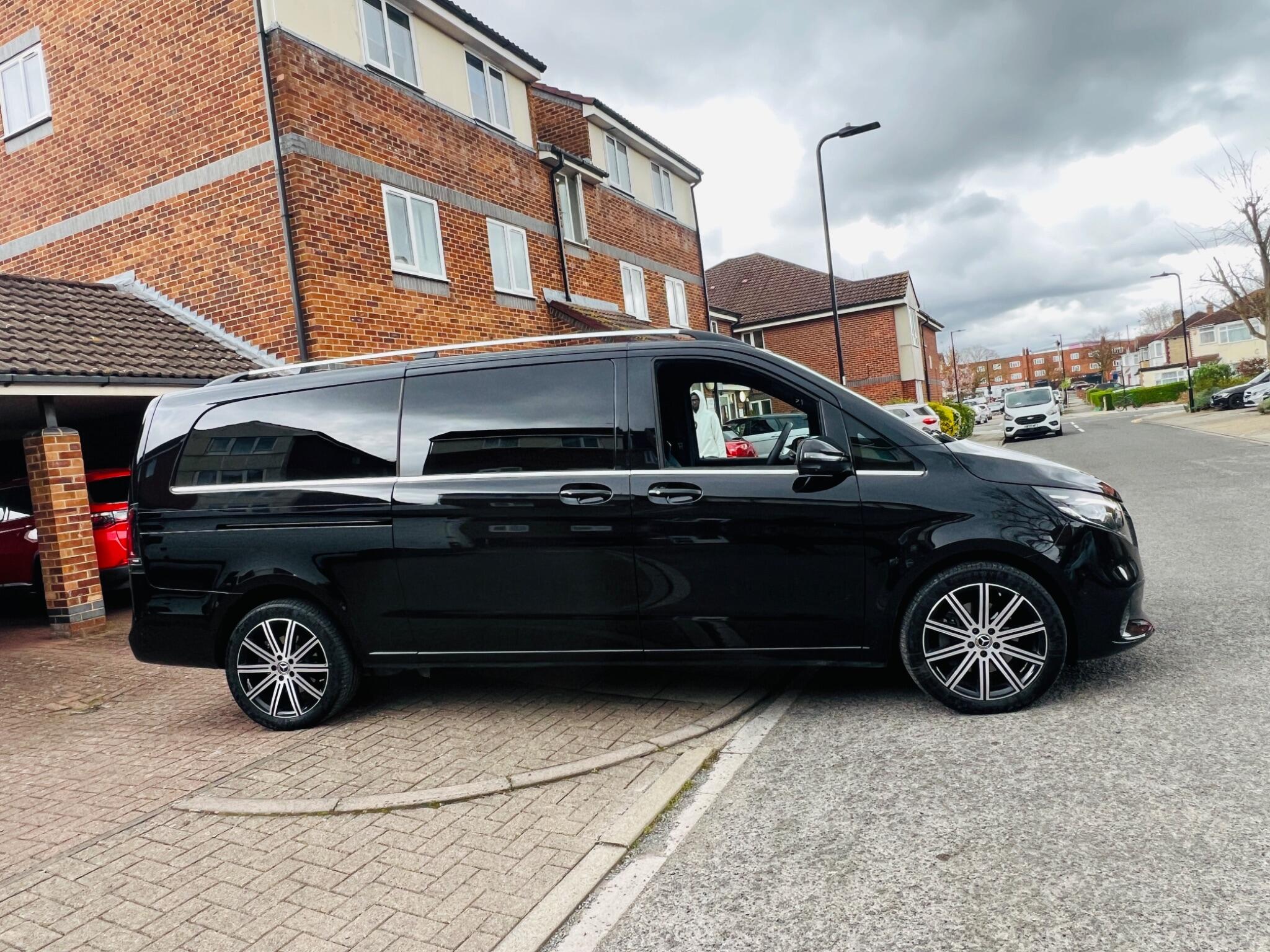 Mercedes-Benz V Class view 27