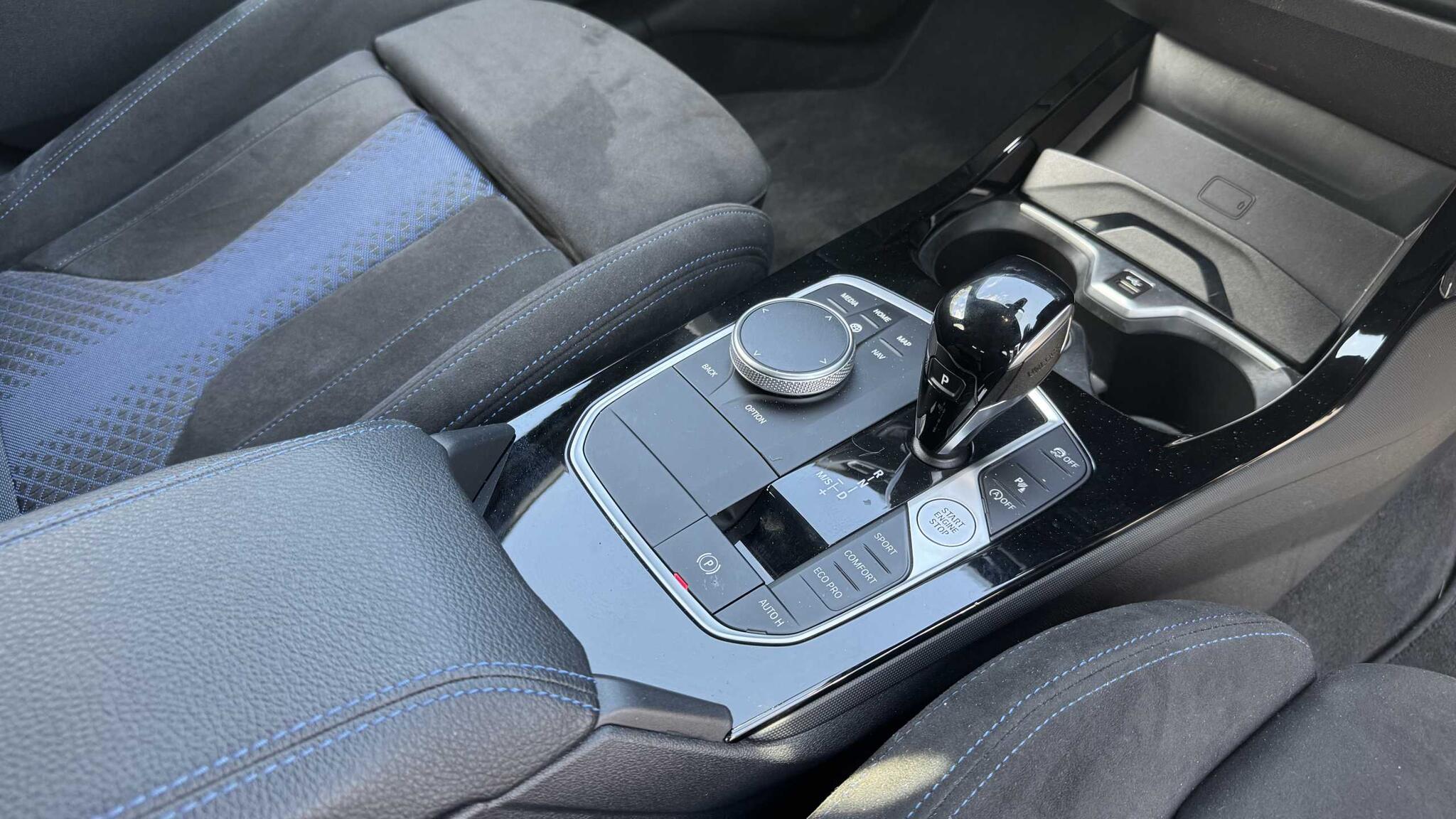 BMW 1 Series view 24