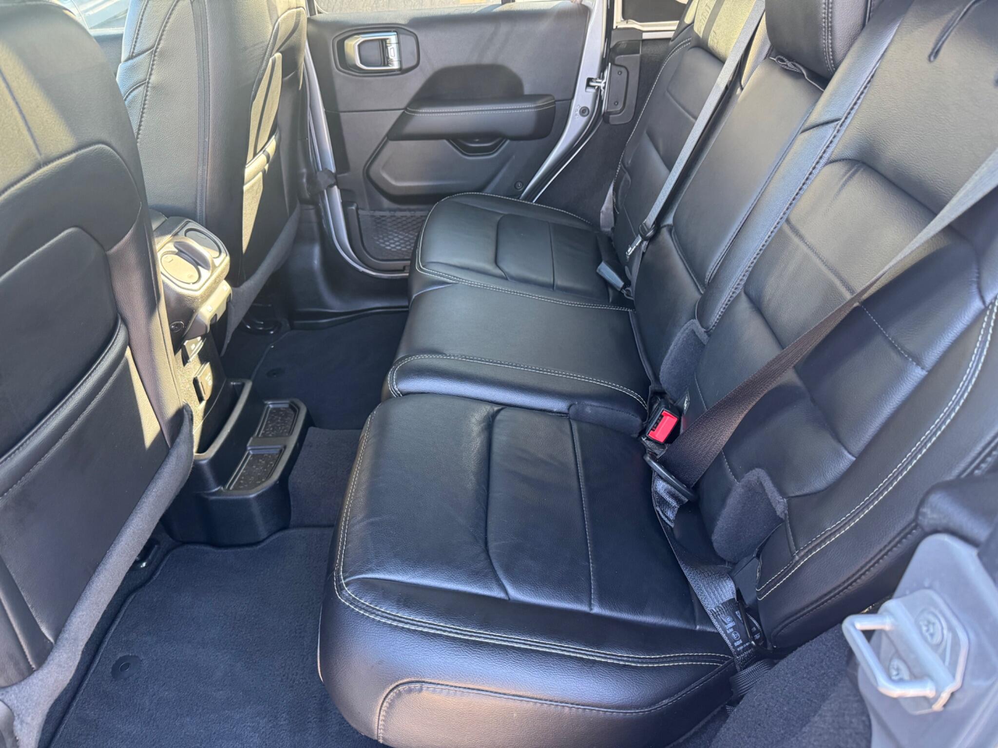 Jeep Wrangler view 21