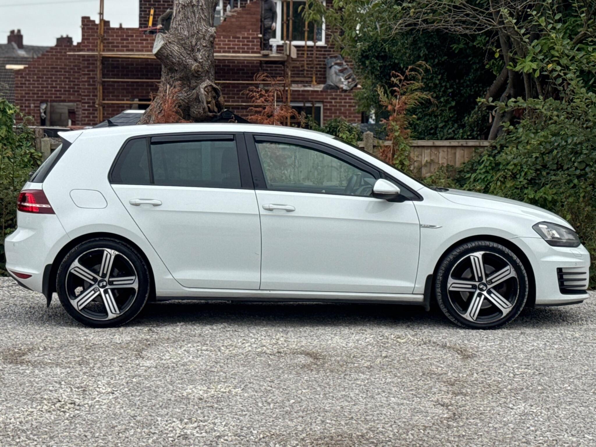 Volkswagen Golf view 11