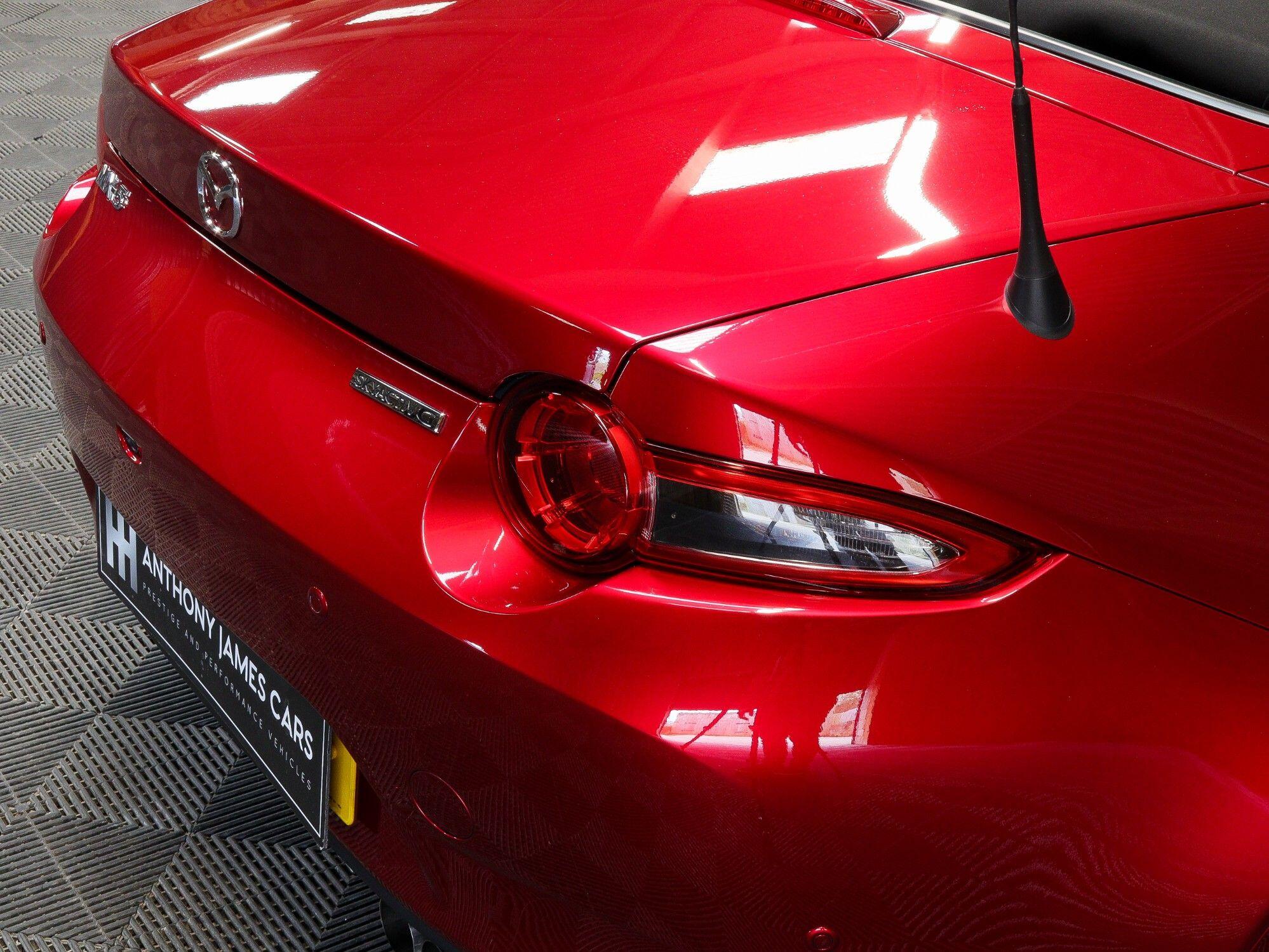 Mazda MX-5 view 4