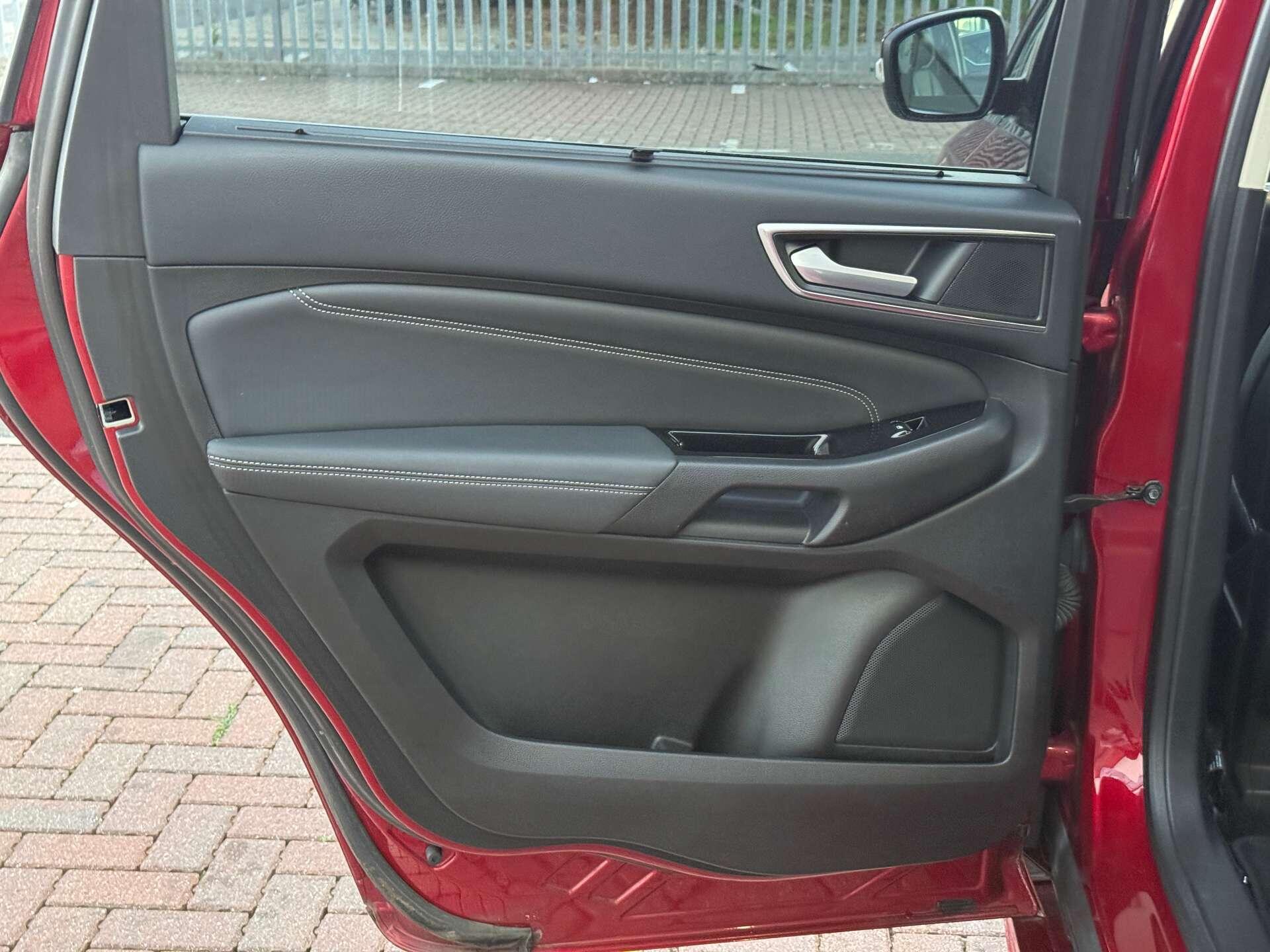 Ford S-Max view 33