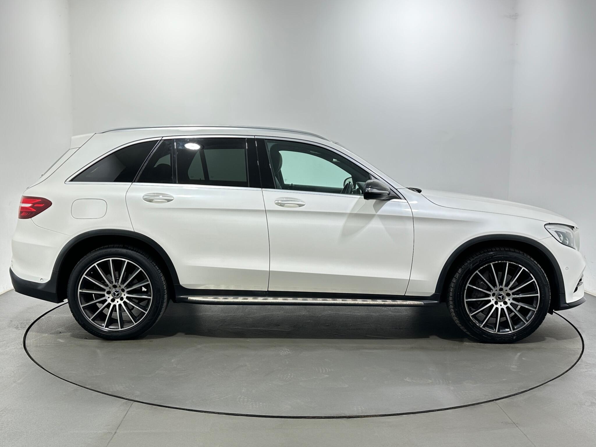 Mercedes-Benz GLC view 9