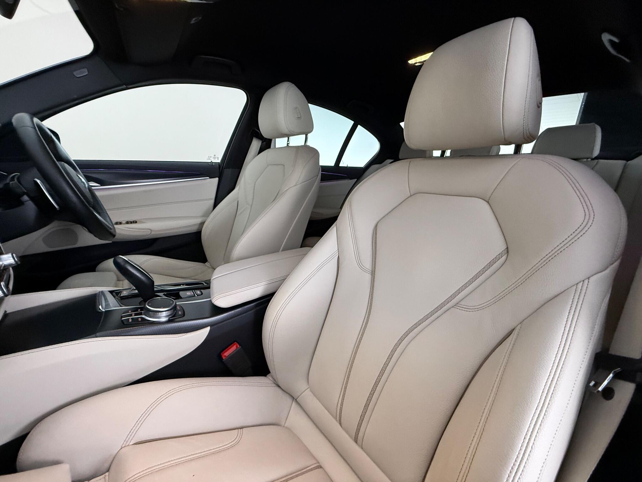 BMW 5 Series view 33