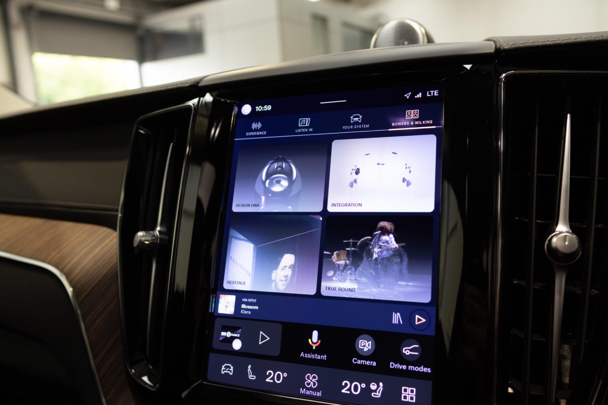 Volvo XC60 view 25