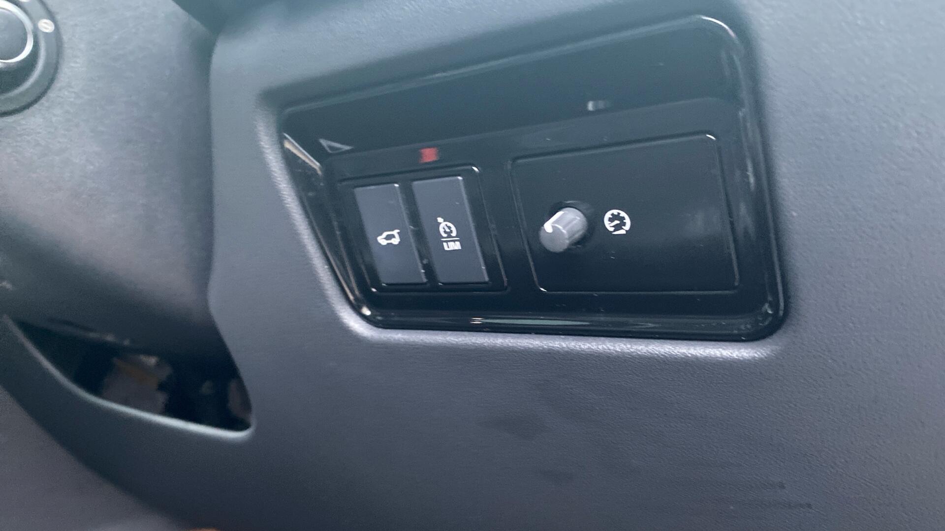 Jaguar F-Pace view 31