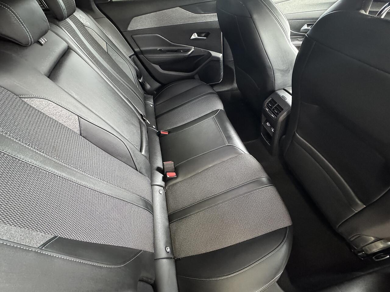 Peugeot 308 SW view 13