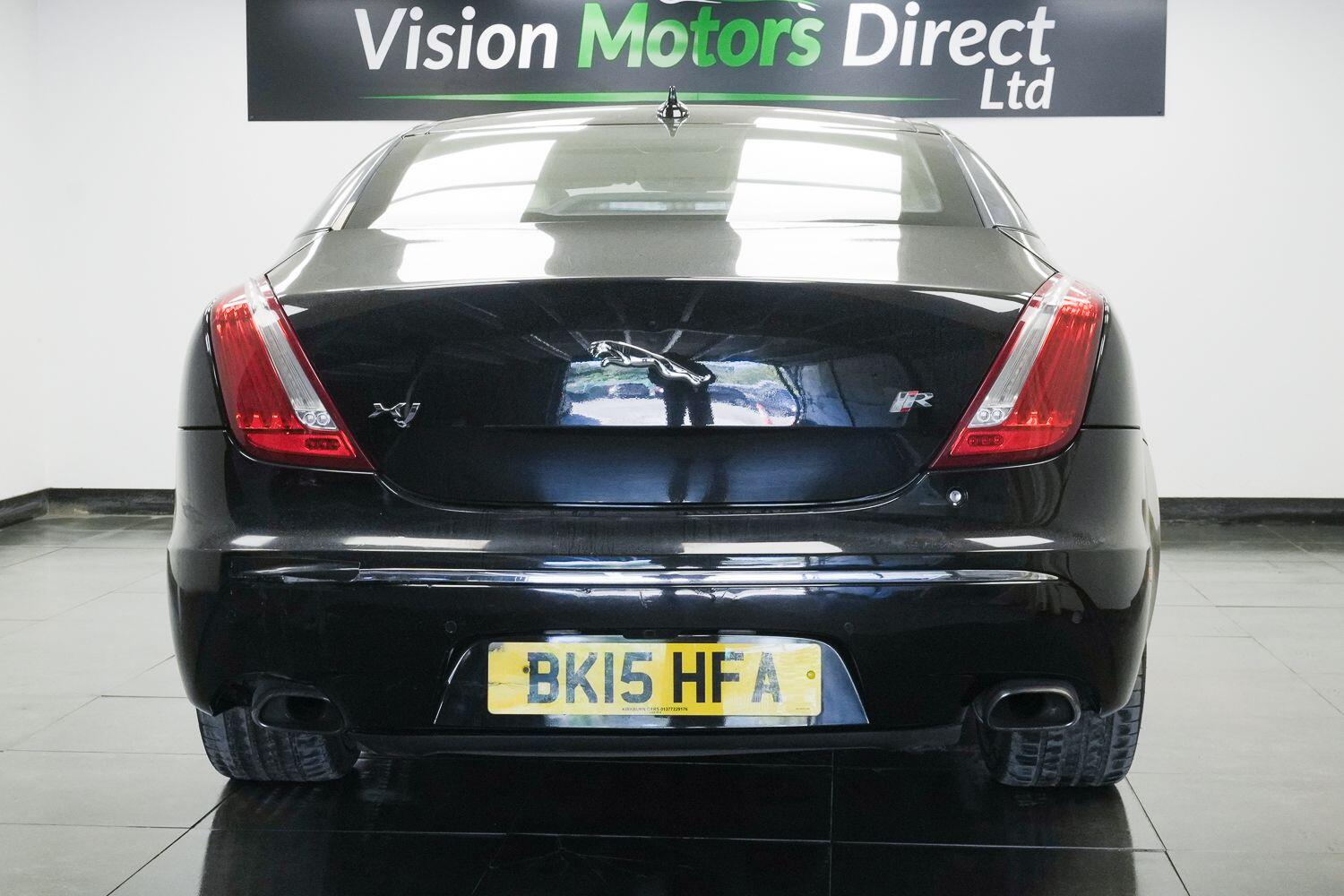 Jaguar XJ view 3