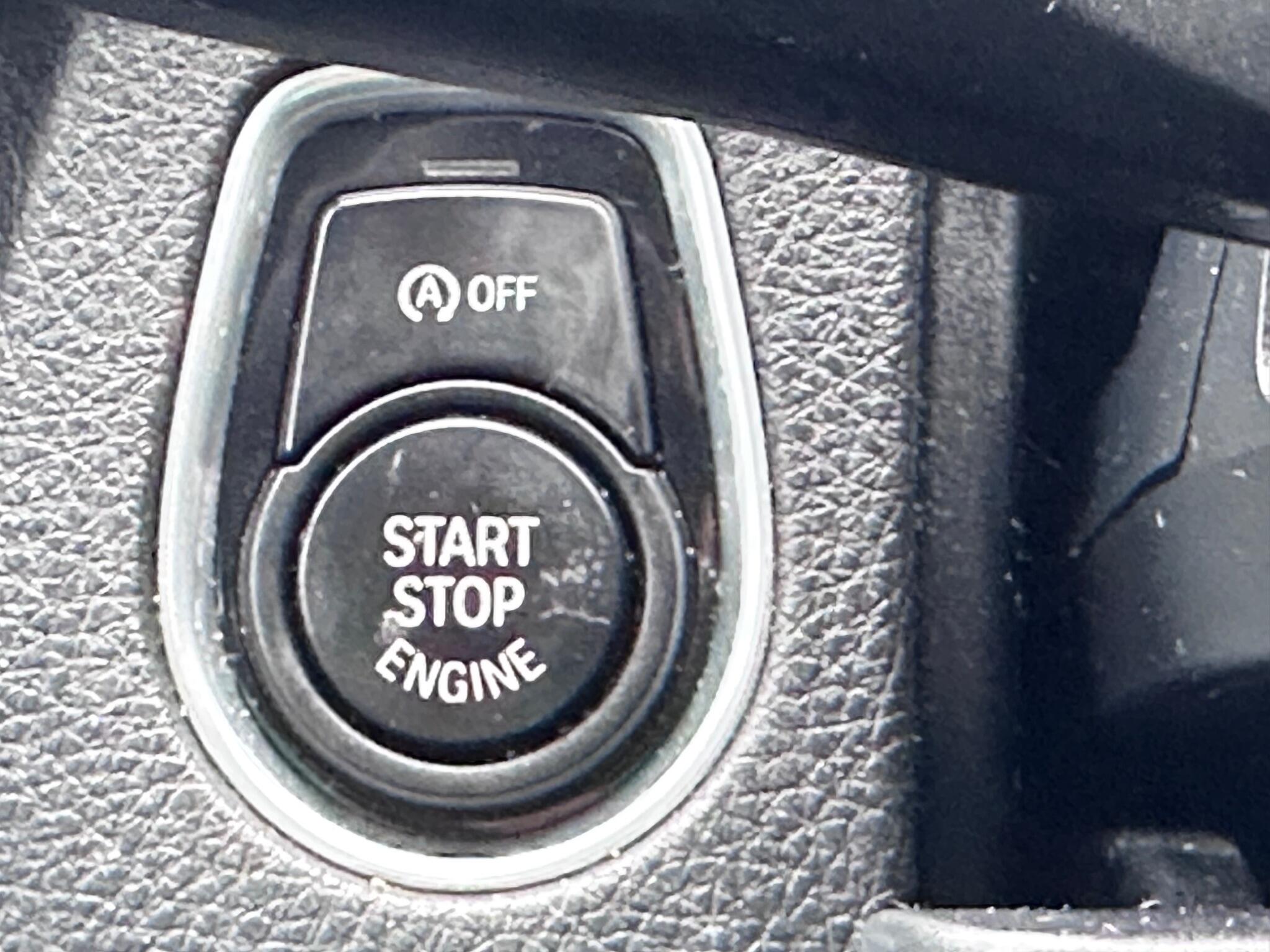 2015 BMW 3 Series image 32