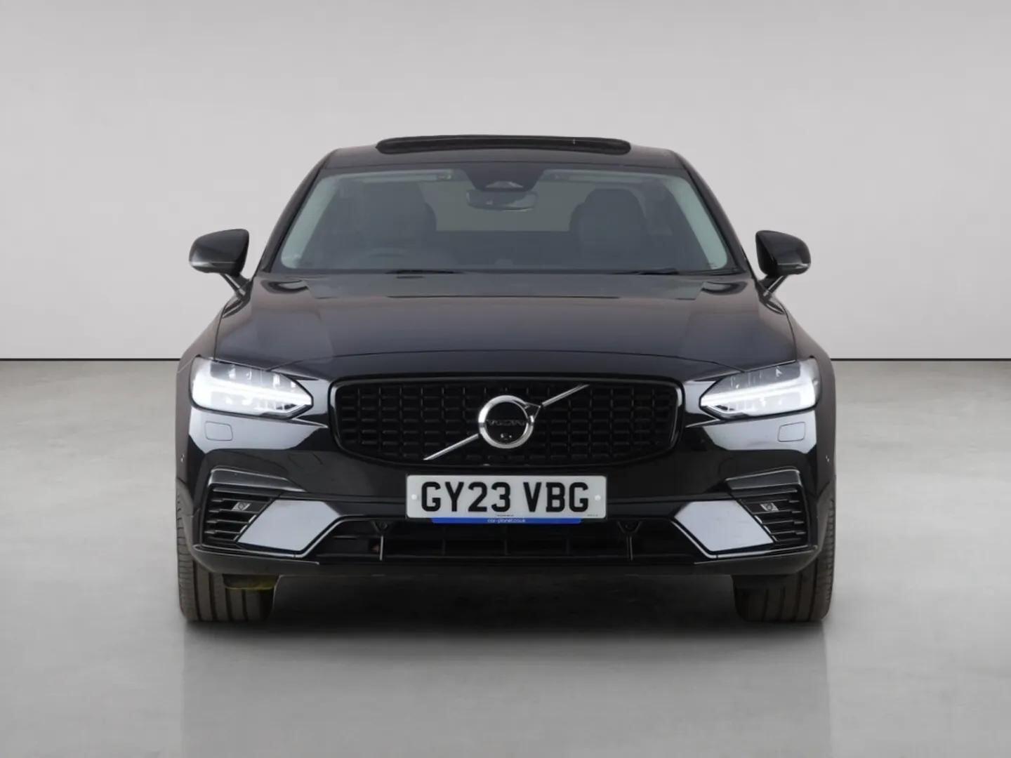 Volvo S90 view 5