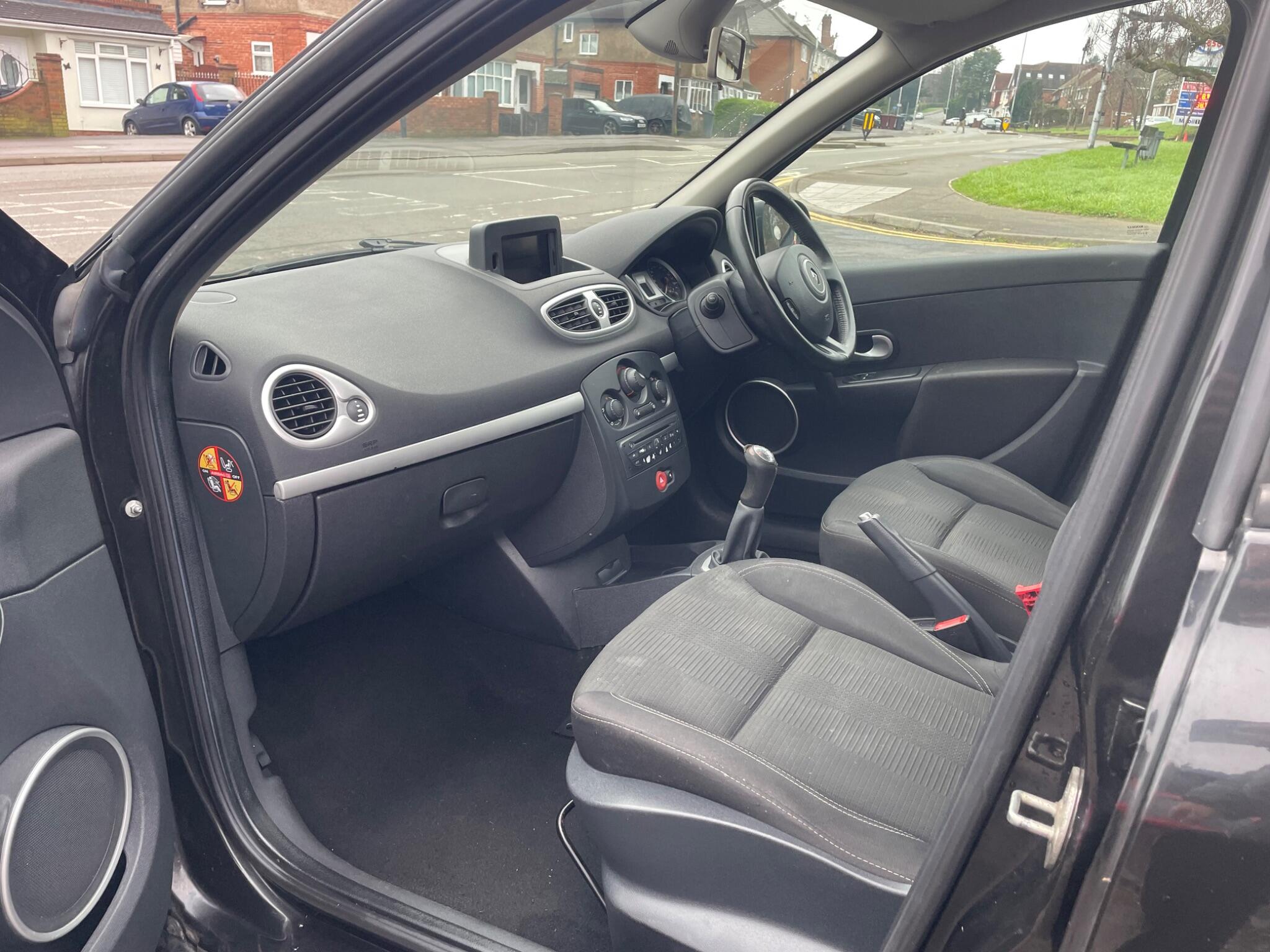 2011 Renault Clio image 62