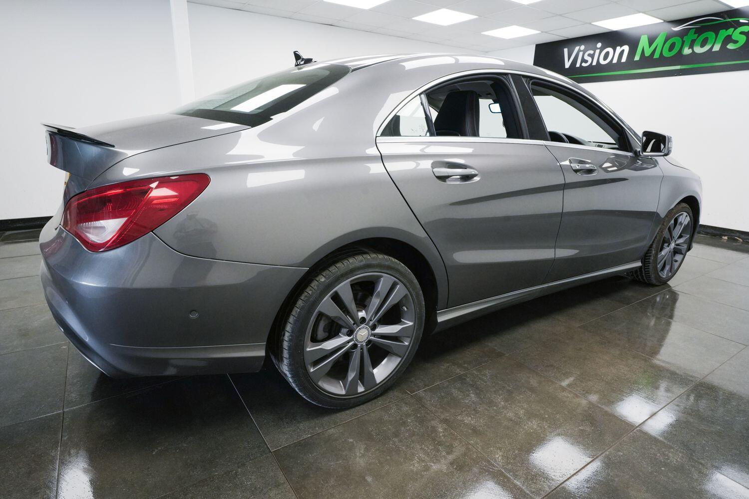 Mercedes-Benz Cla view 3