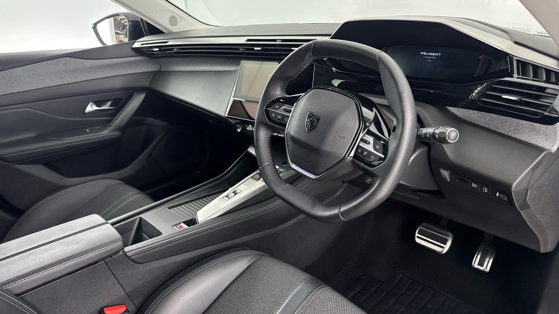 Peugeot 308 view 9