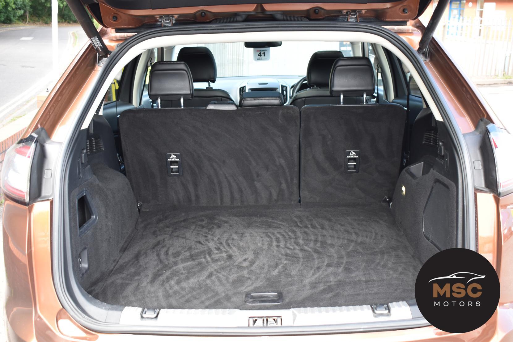 Ford Edge view 65