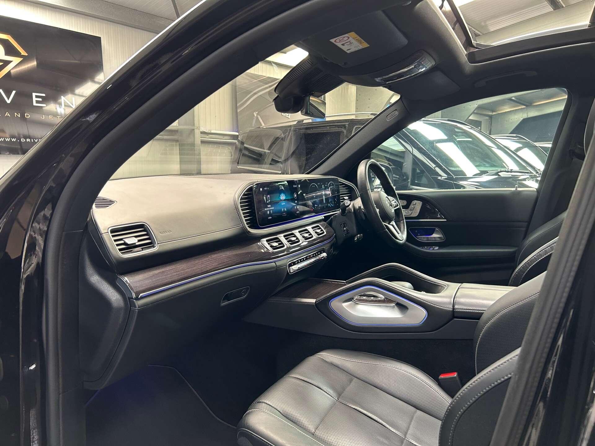 Mercedes-Benz GLS view 49