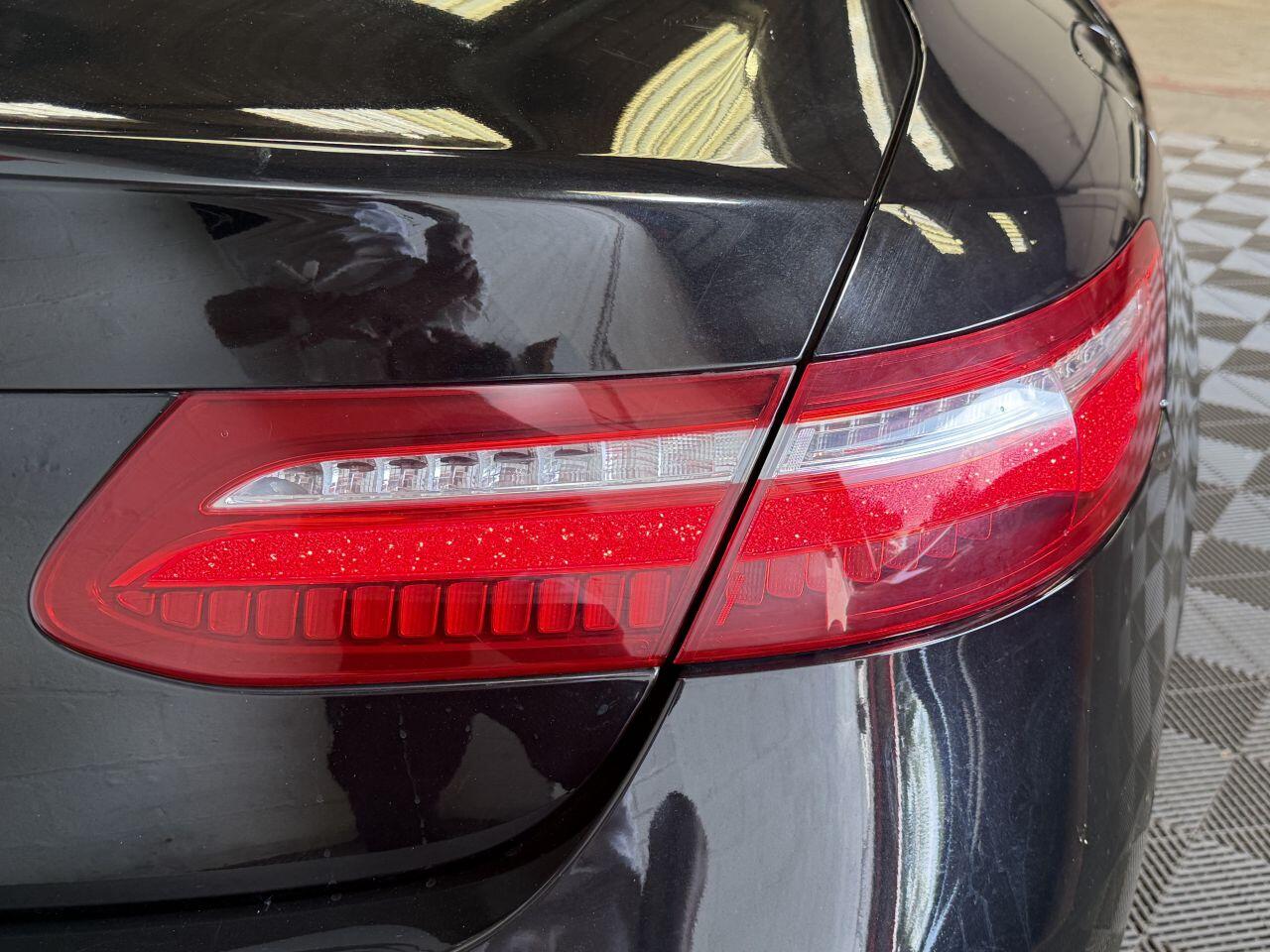 Mercedes-Benz E Class view 28