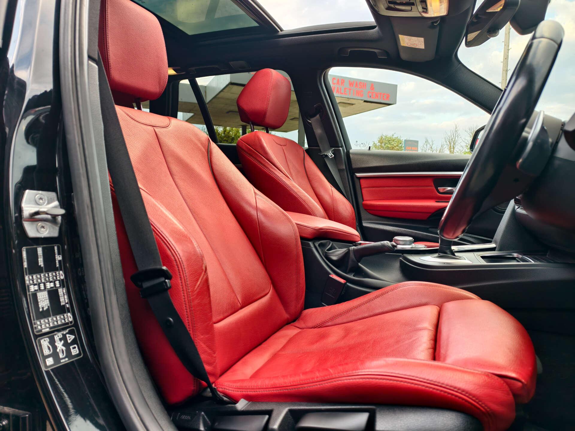 BMW 3 Series view 29