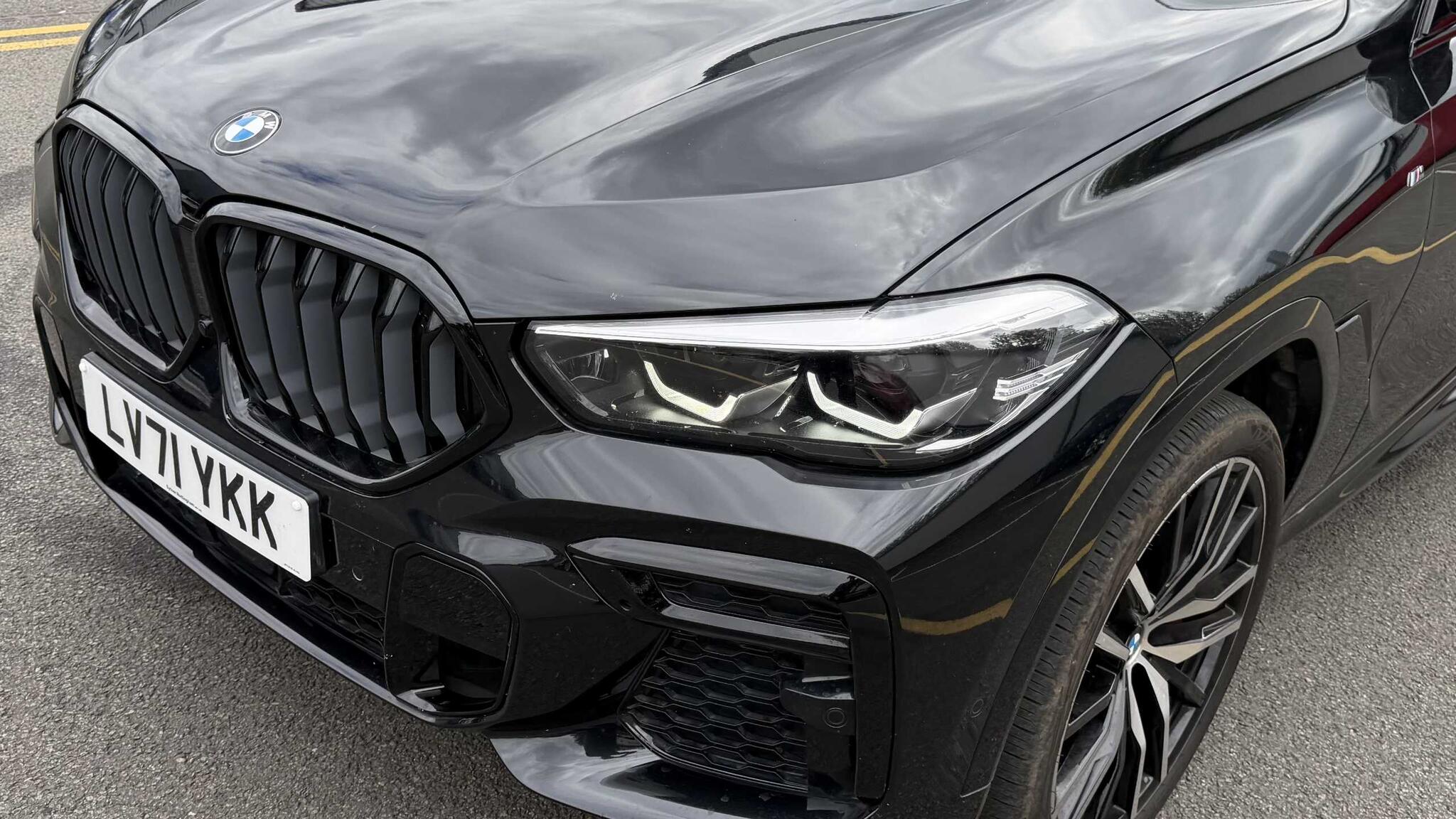 BMW X6 view 40