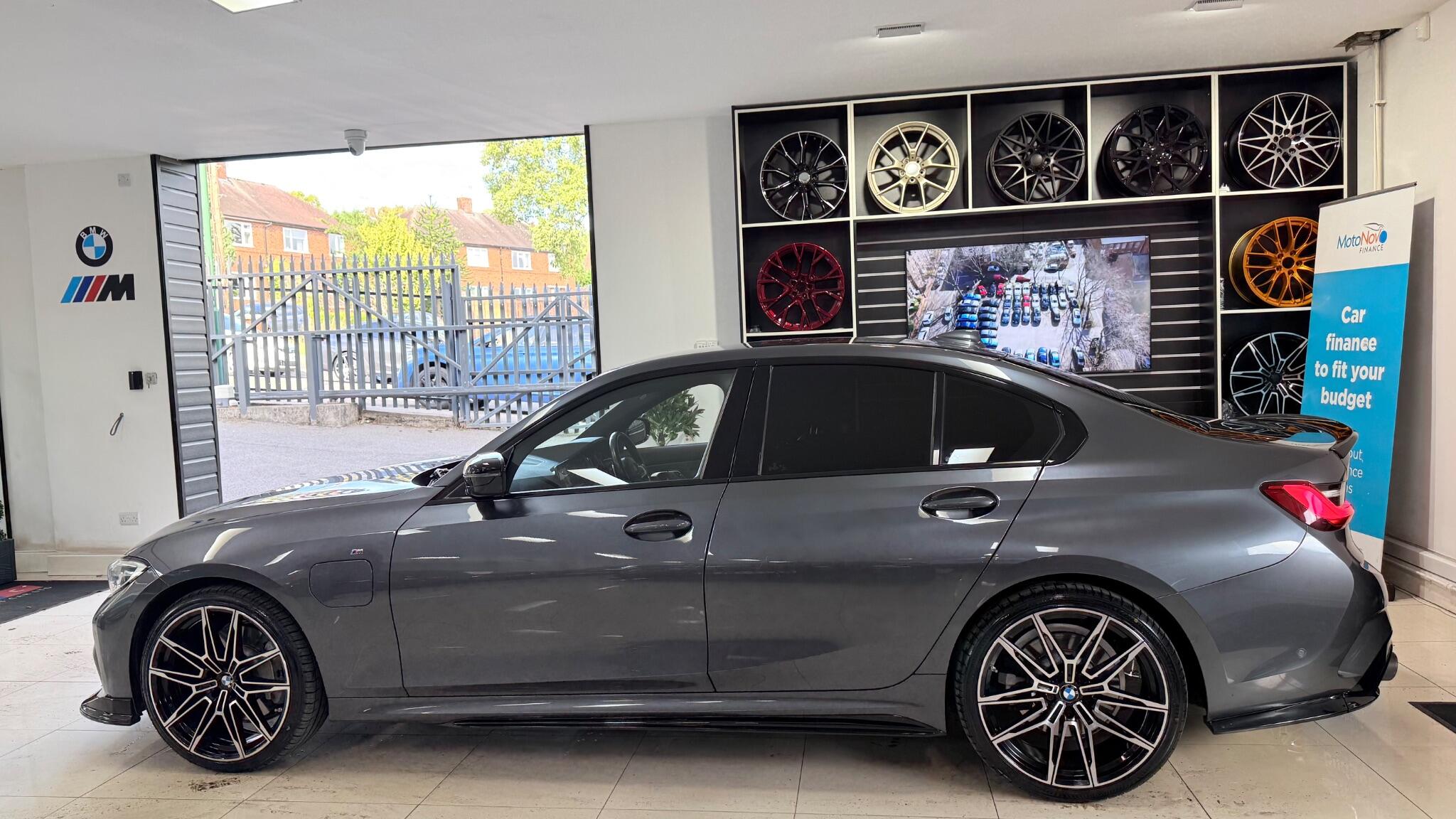 BMW 3 Series view 37