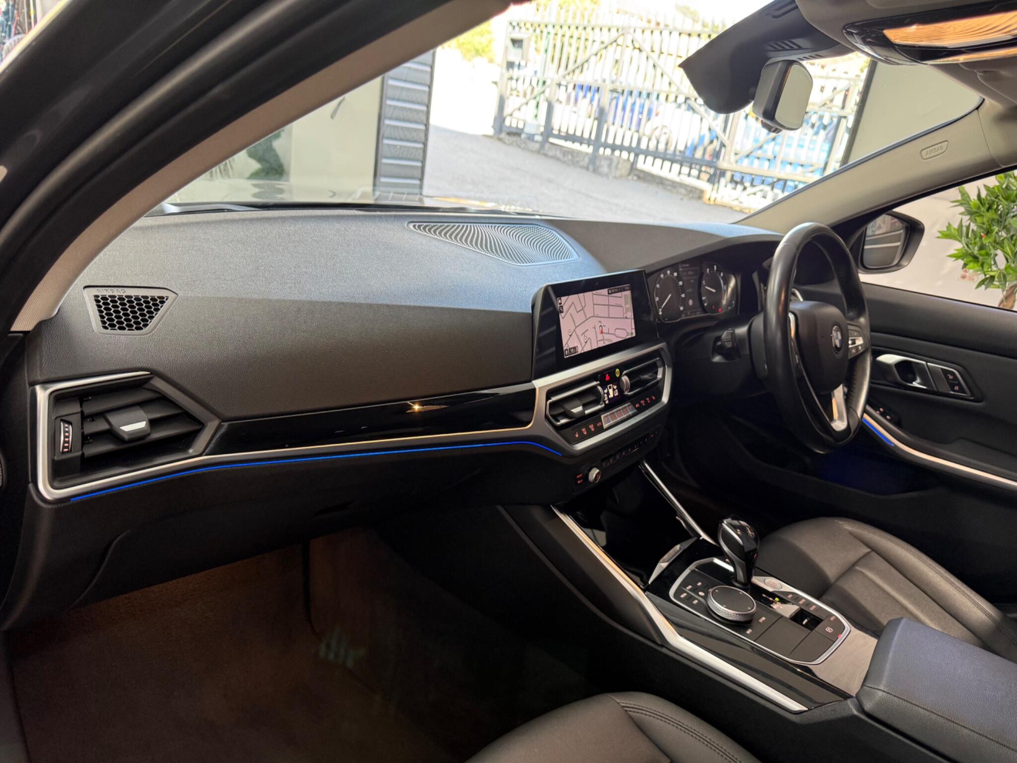 BMW 3 Series view 28