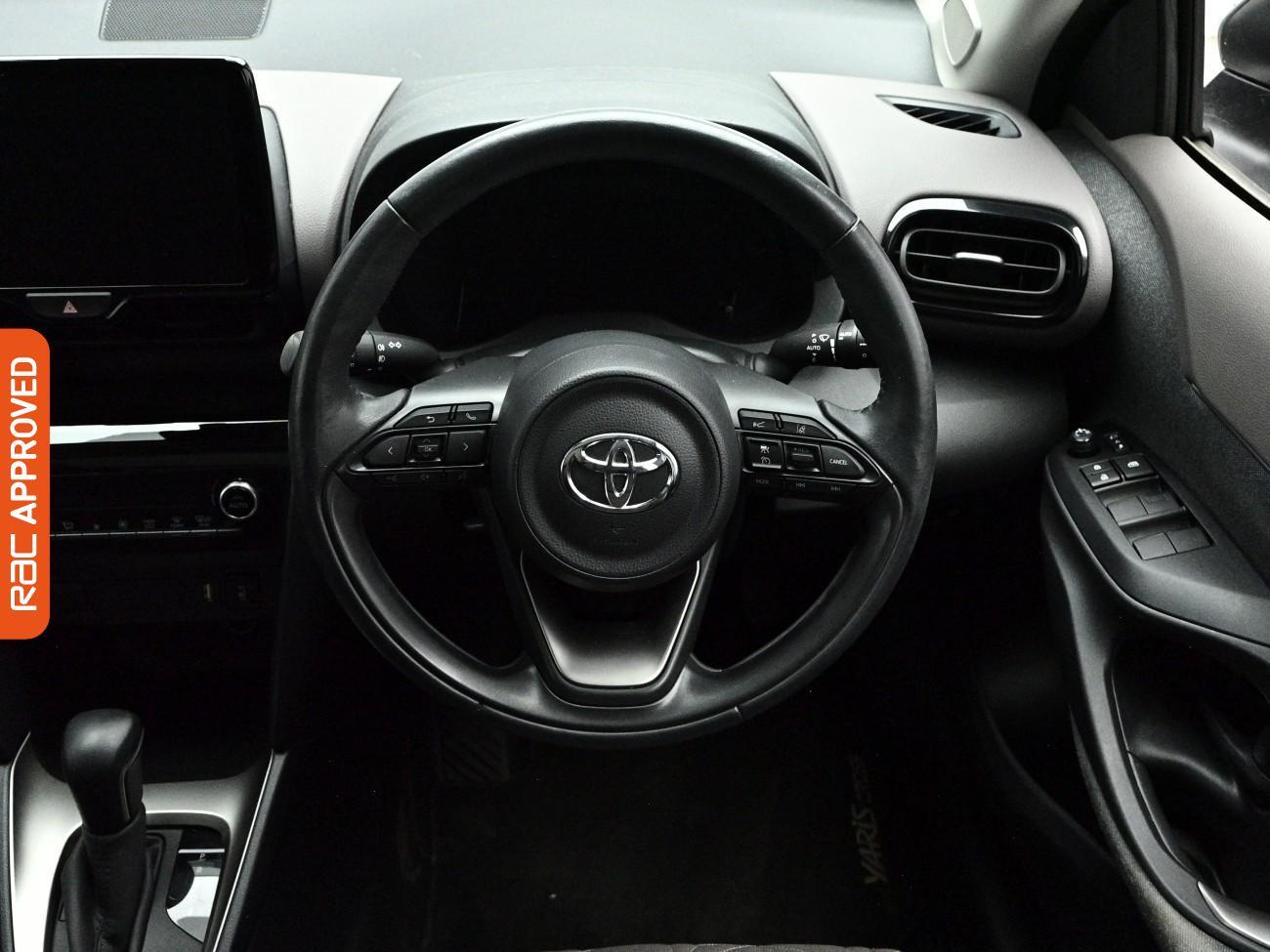 Toyota Yaris Cross view 9