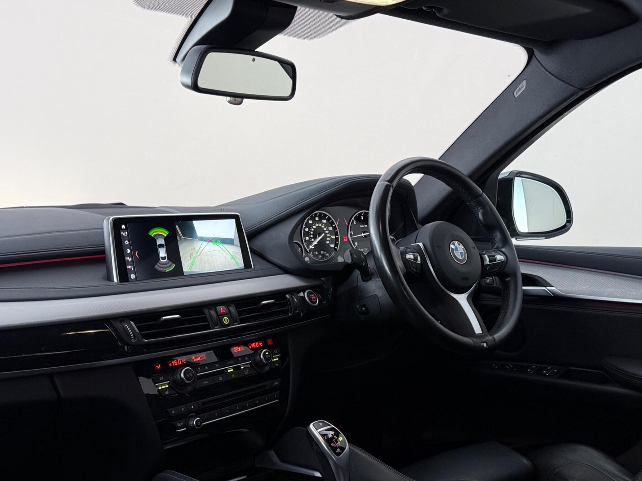 BMW X6 view 4