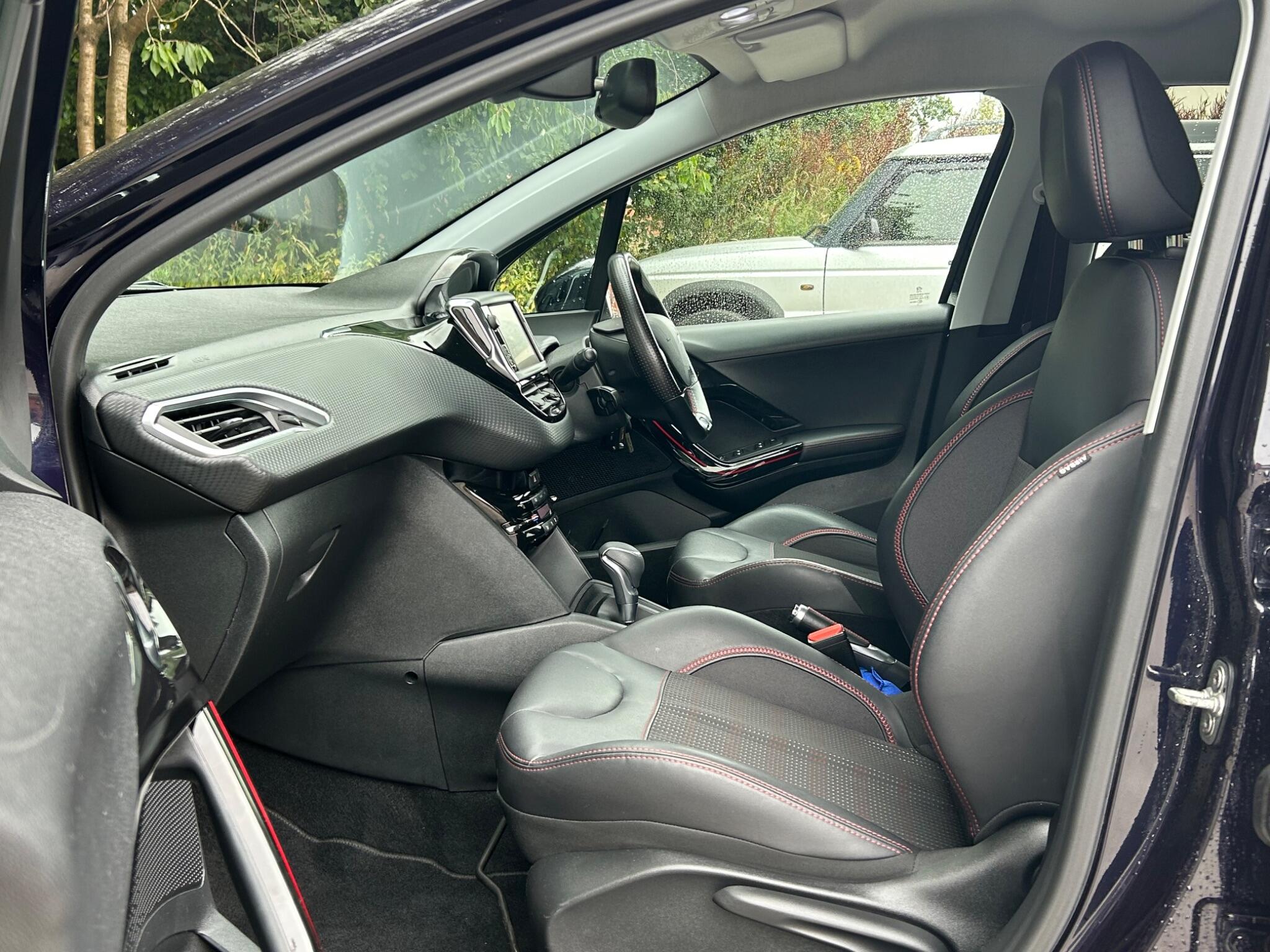 Peugeot 208 view 39