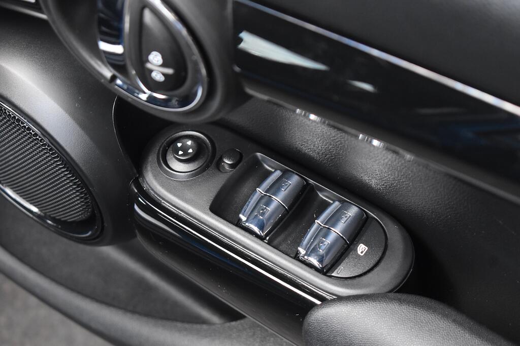 Mini Cooper view 52