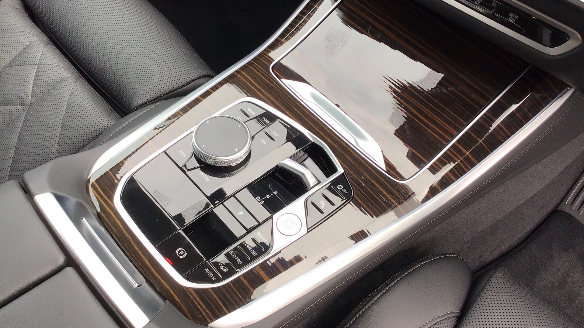 BMW X5 view 10