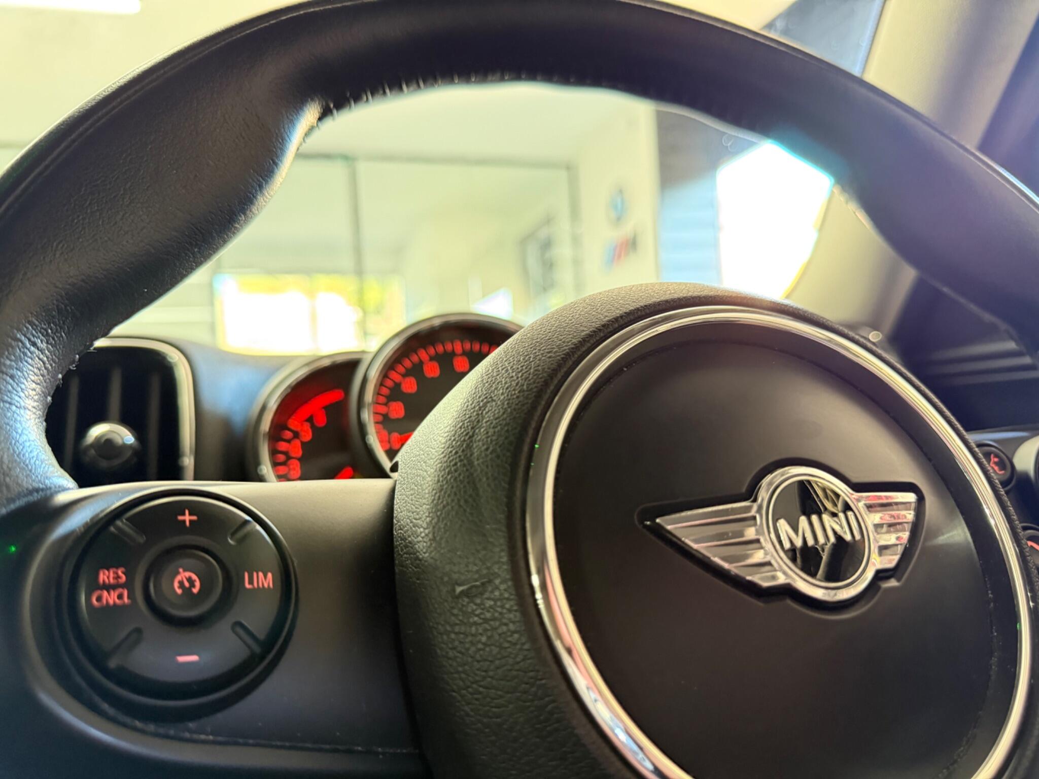 MINI Countryman view 23