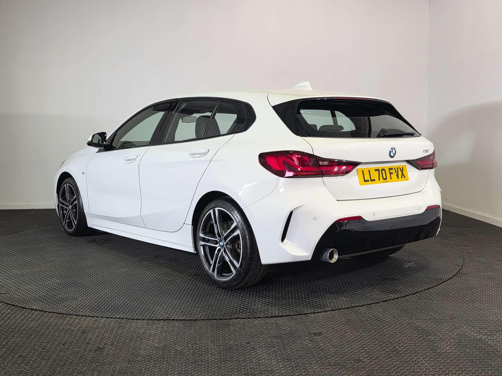 BMW 1 Series view 5