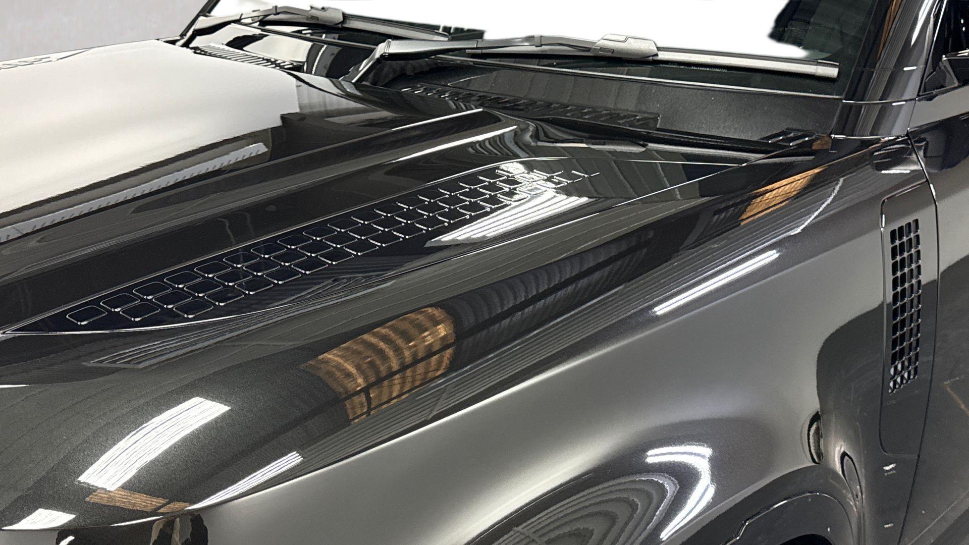 Land Rover Defender view 20