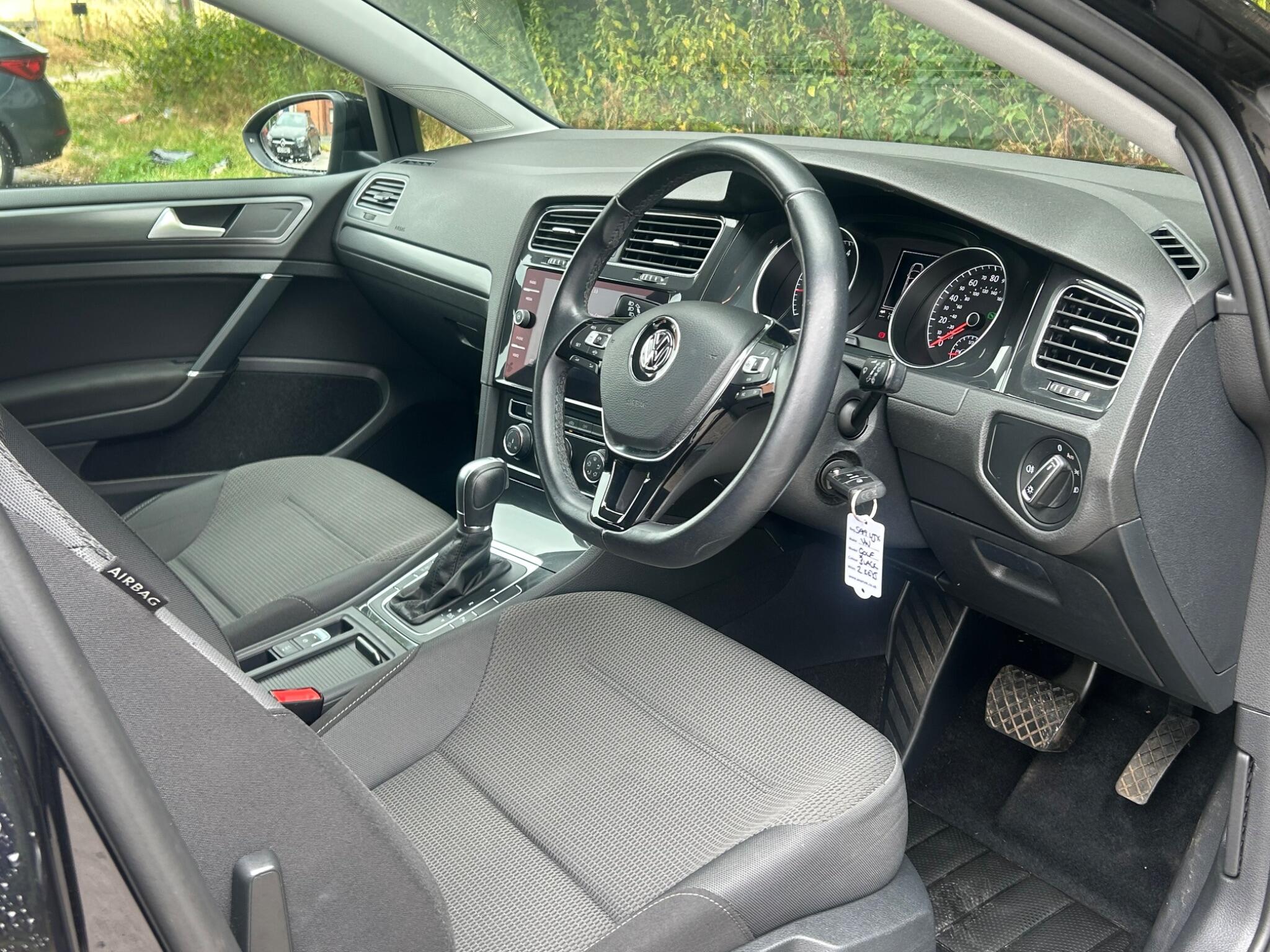 Volkswagen Golf view 13