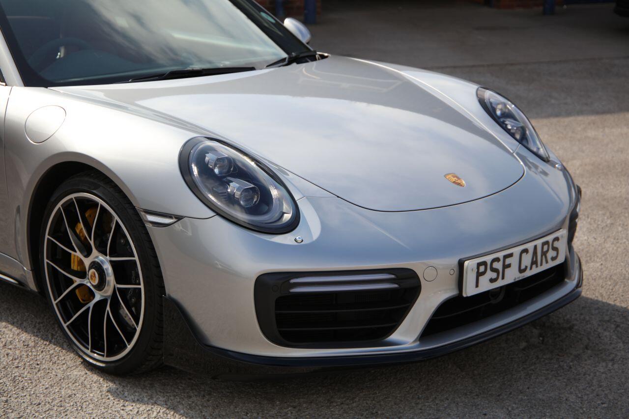 Porsche 911 view 15