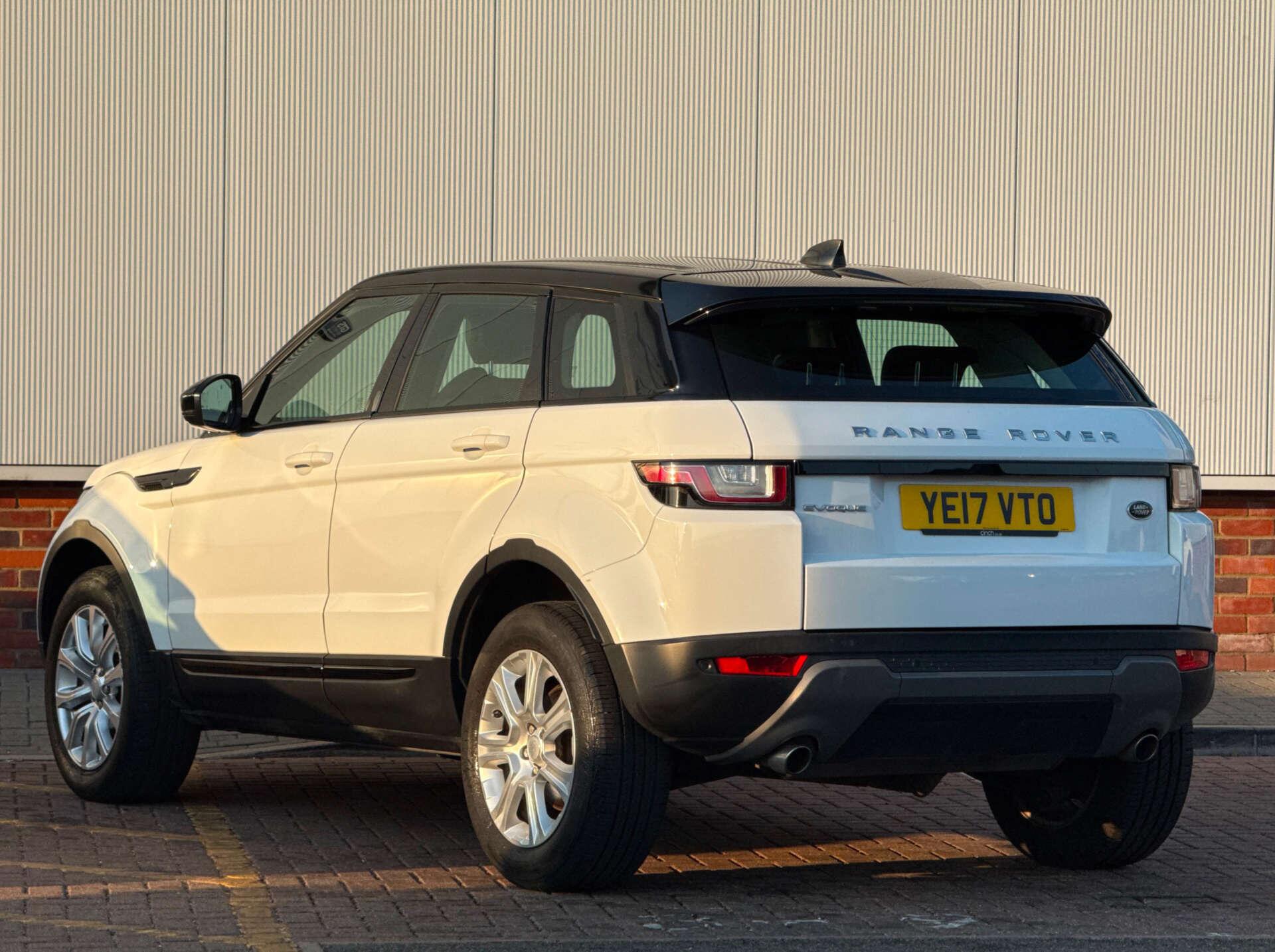 Land Rover Range Rover Evoque view 4