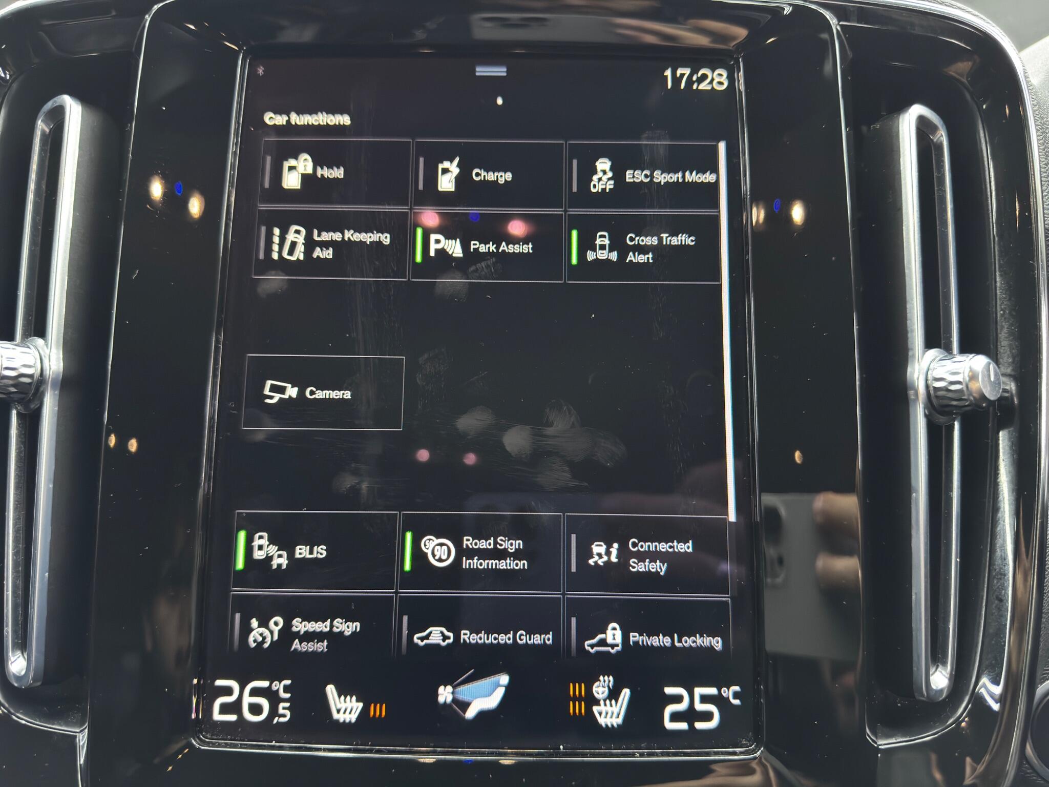 Volvo XC40 view 33