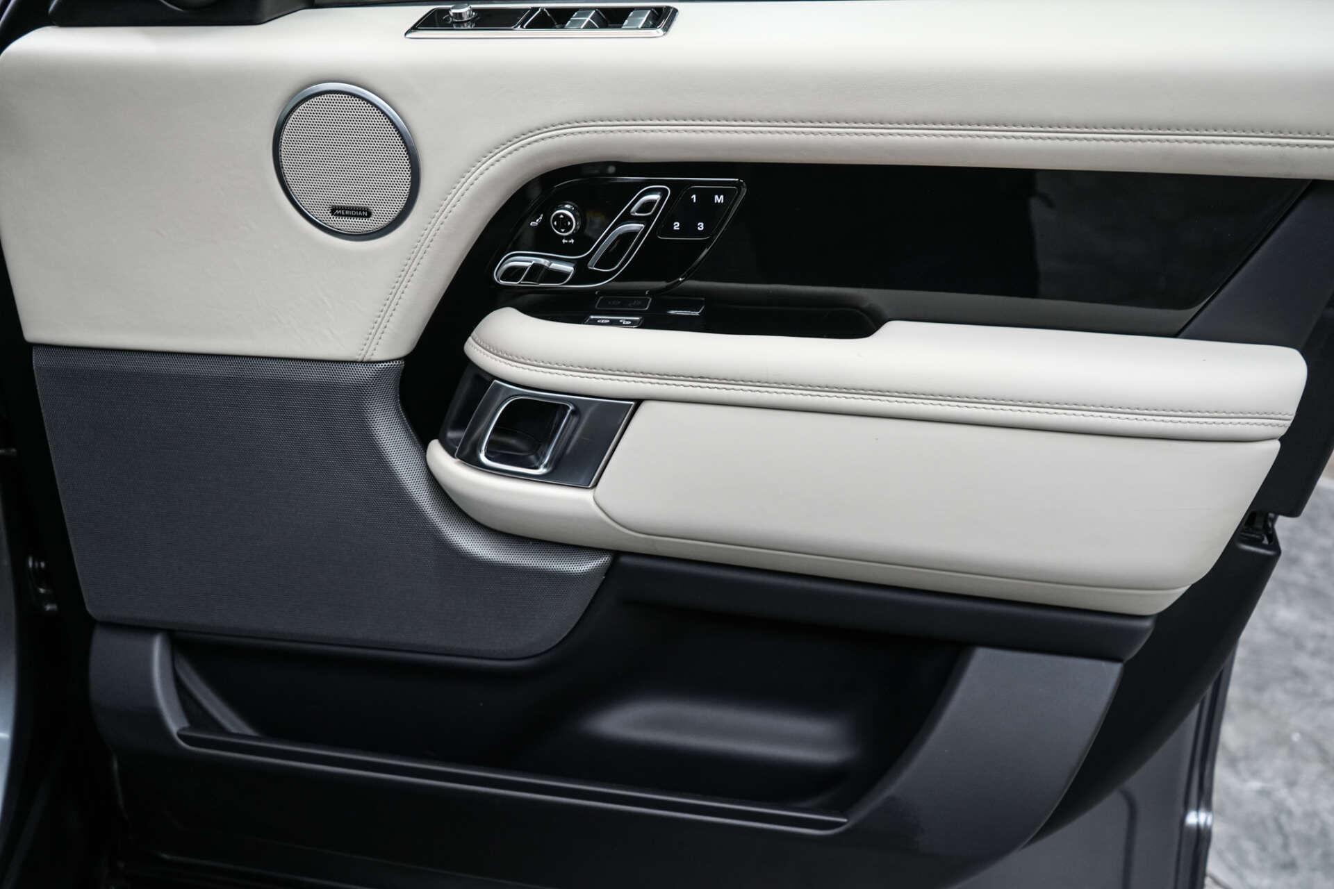 Land Rover Range Rover view 22
