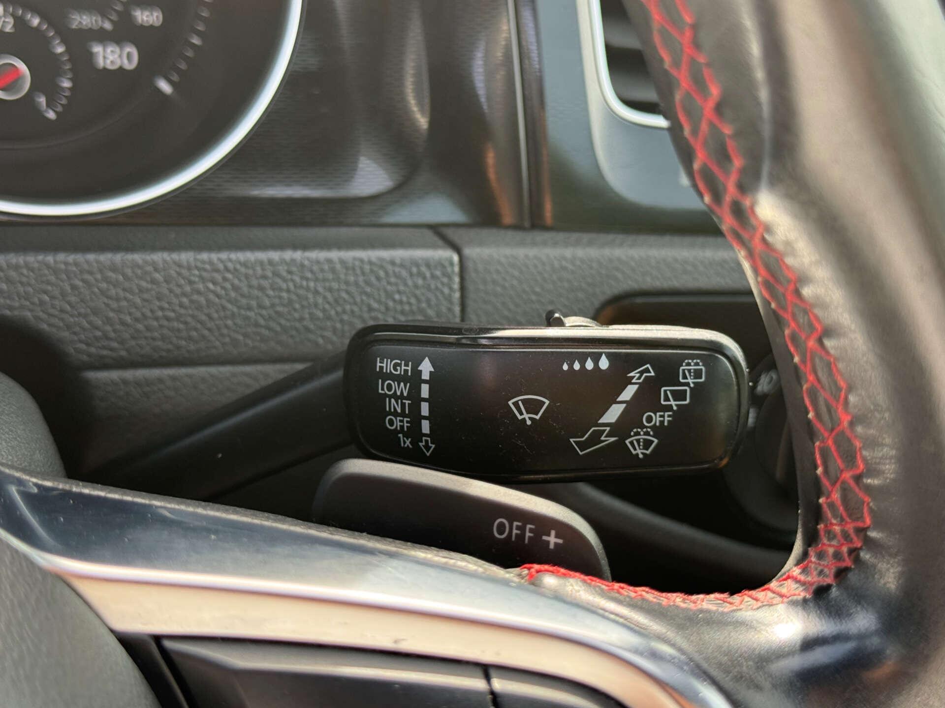 Volkswagen Golf view 64