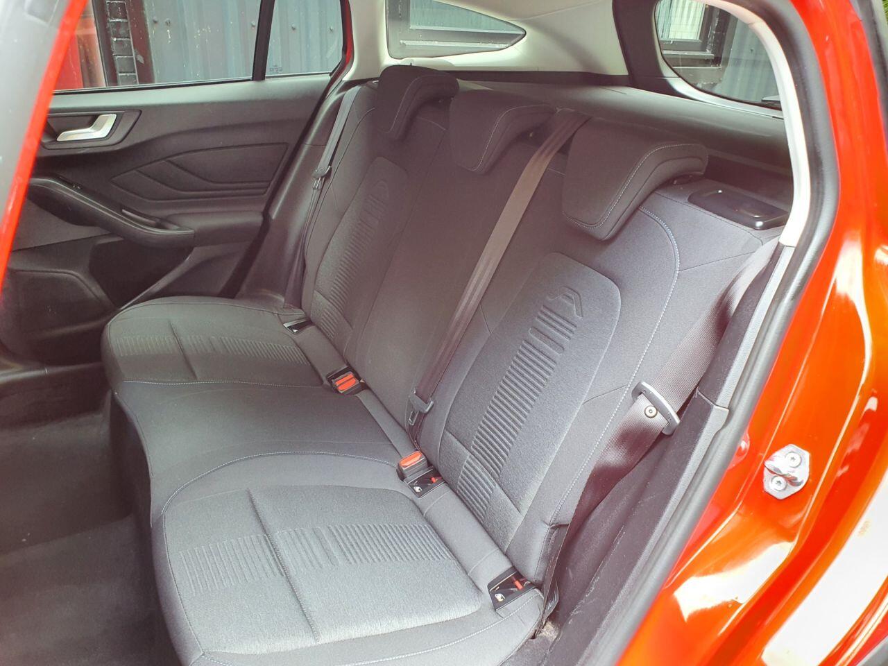 Ford Focus view 24