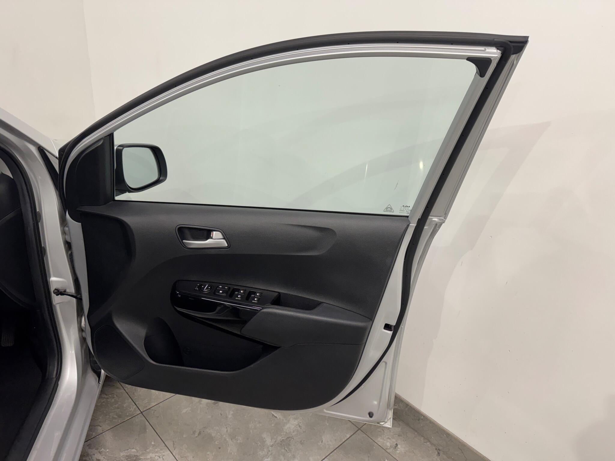 Kia Picanto view 12