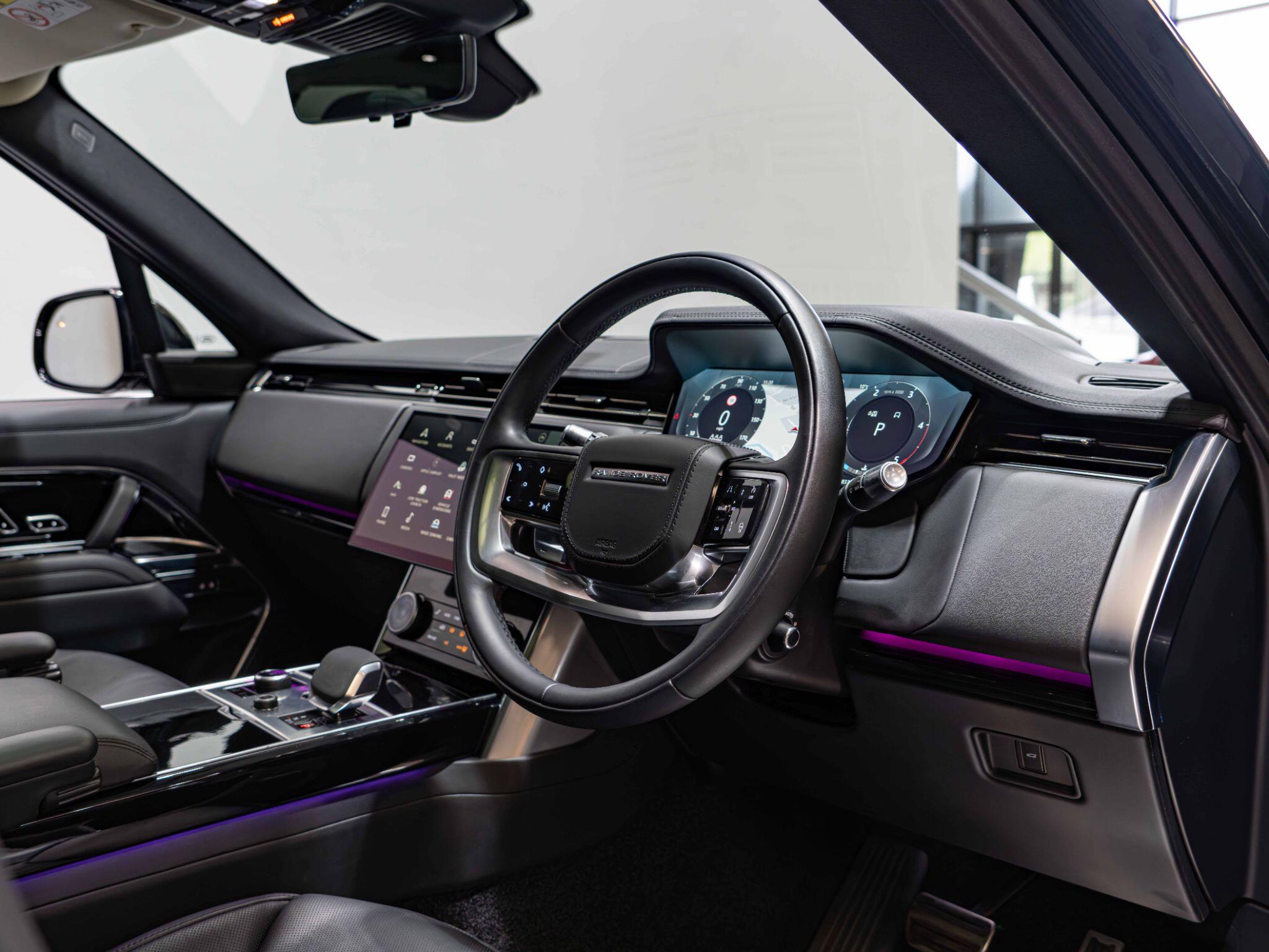 Land Rover Range Rover view 16