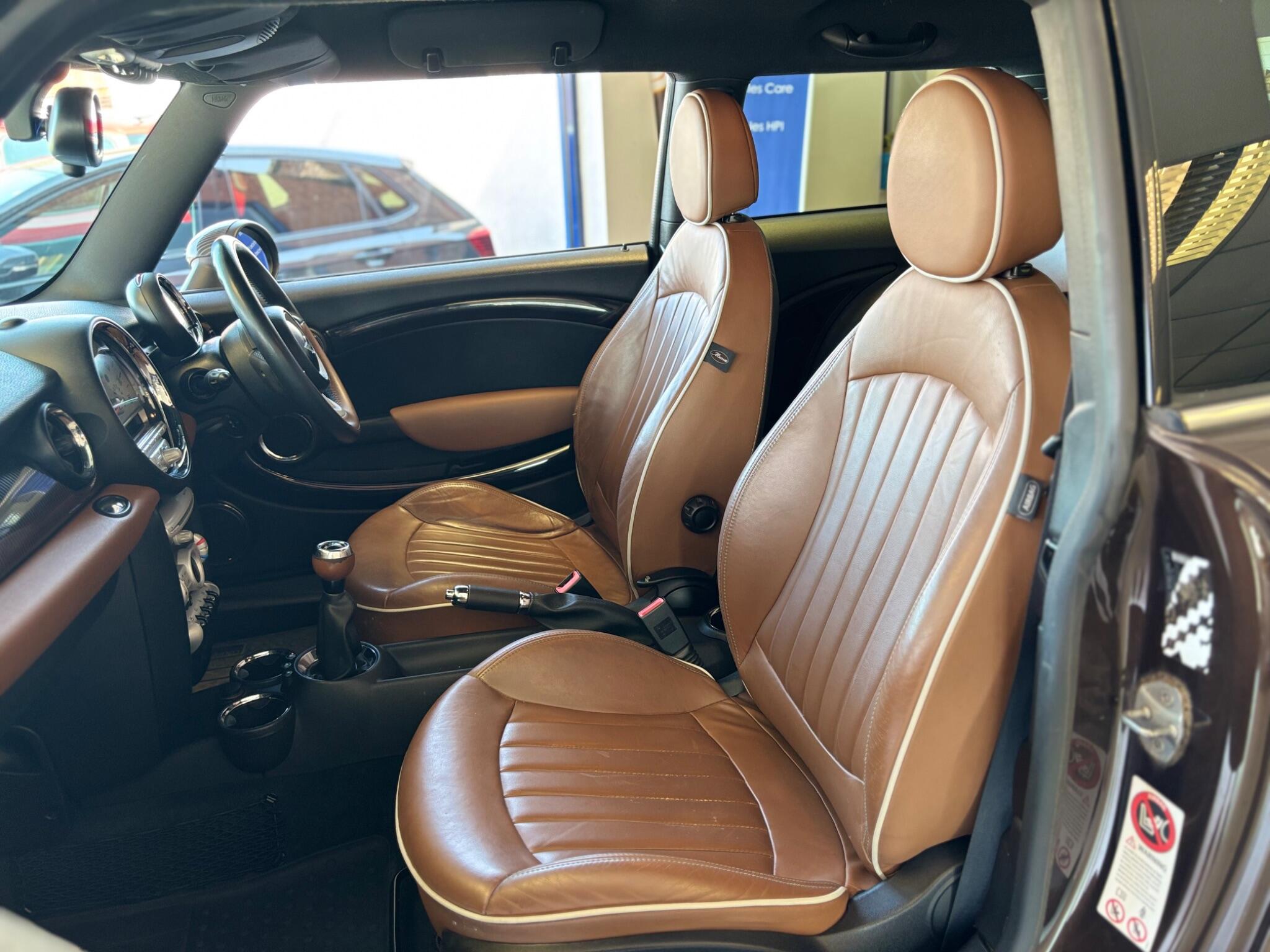 Mini Hatch view 23