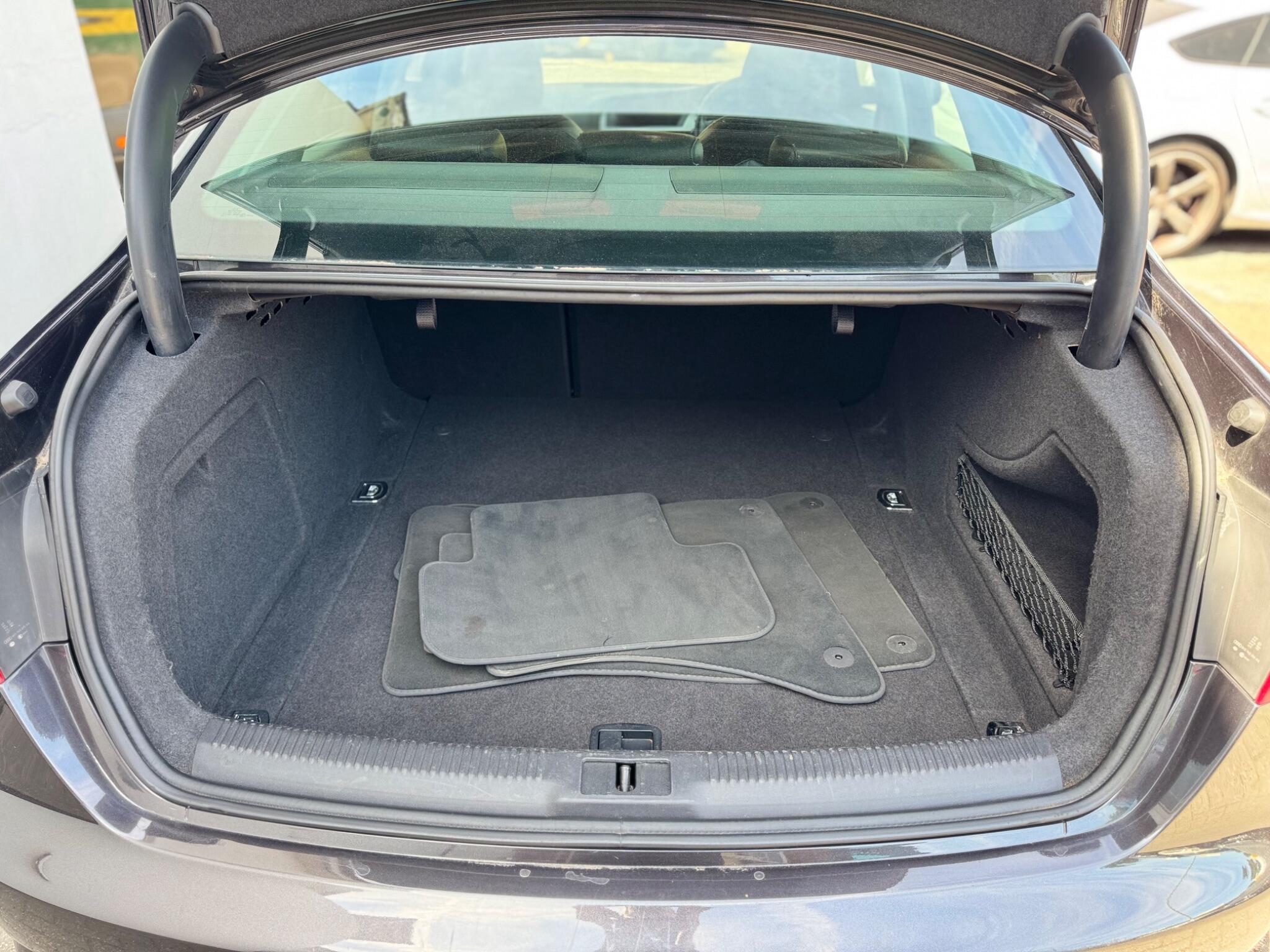 Audi A4 view 29