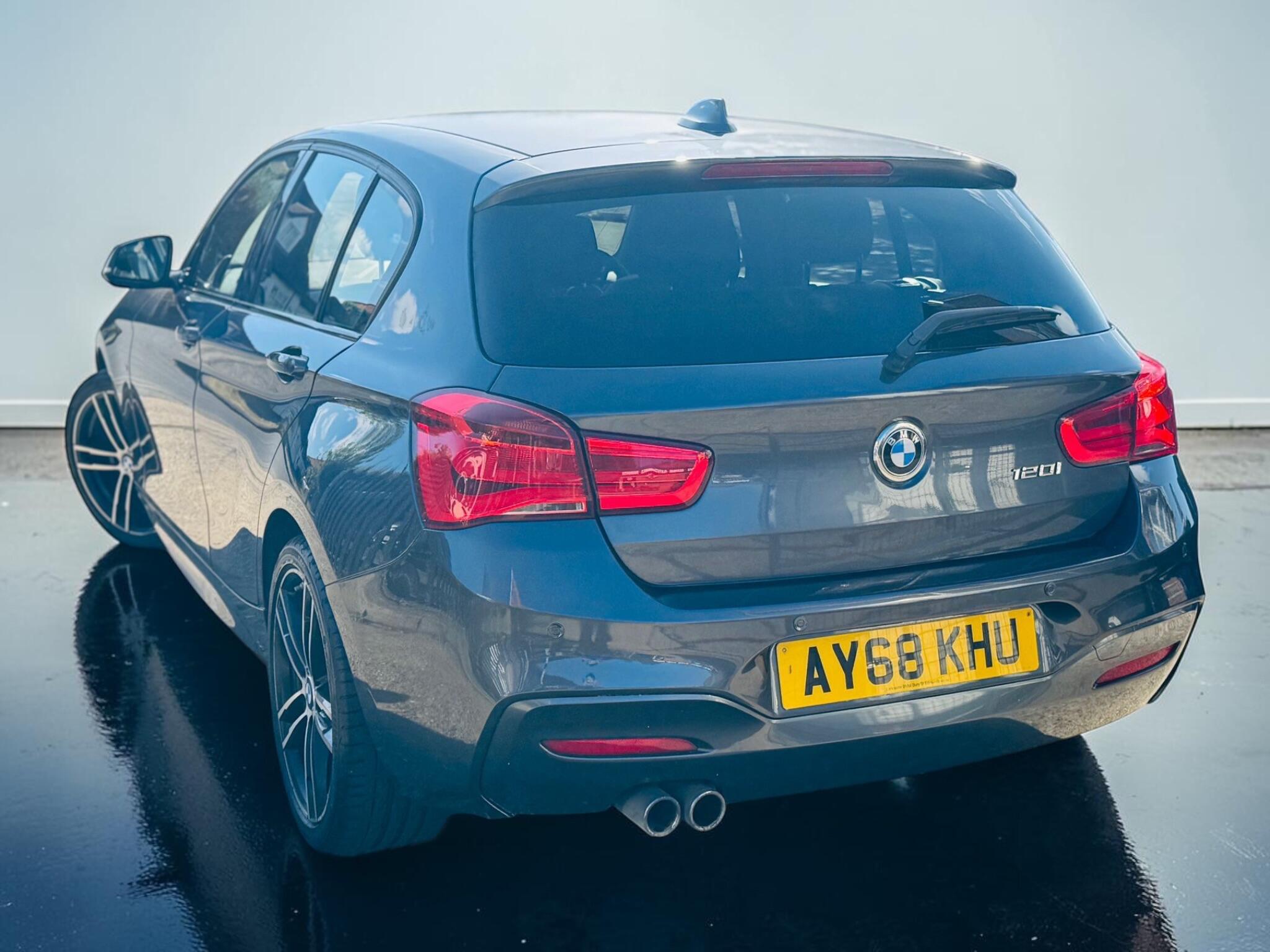 BMW 1 Series view 12