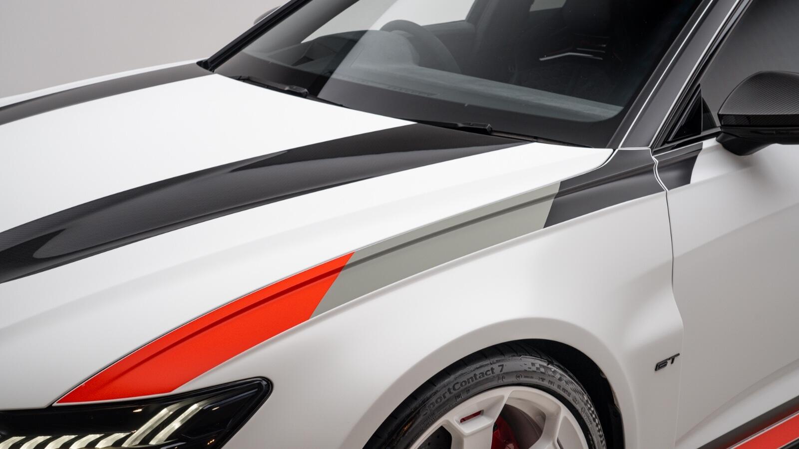 Audi RS6 Avant view 56